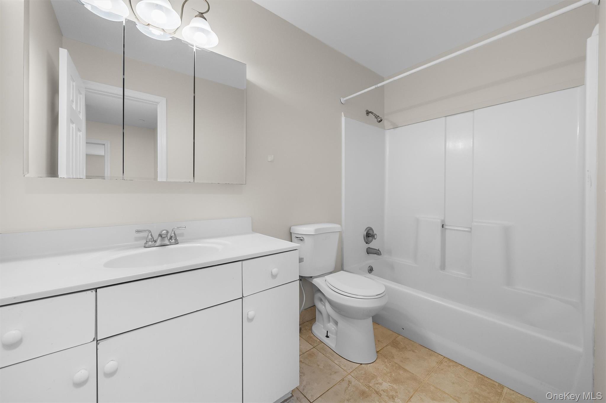 10-12 Chestnut Street Unit: B208