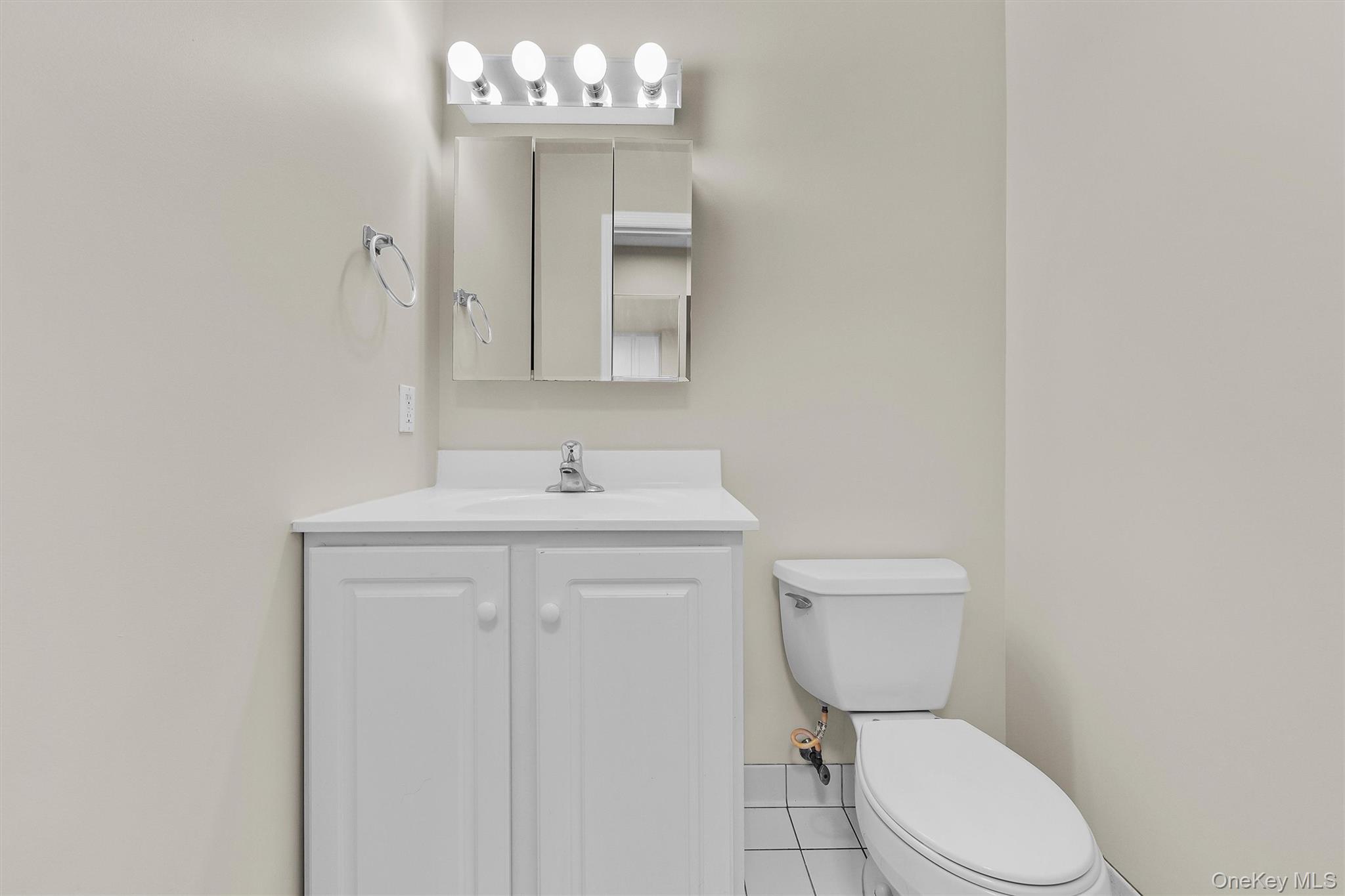 10-12 Chestnut Street Unit: B208