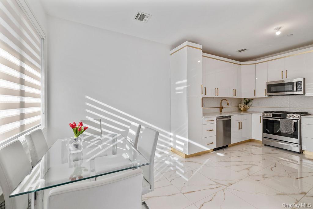 14 Calvert Drive Unit: 102