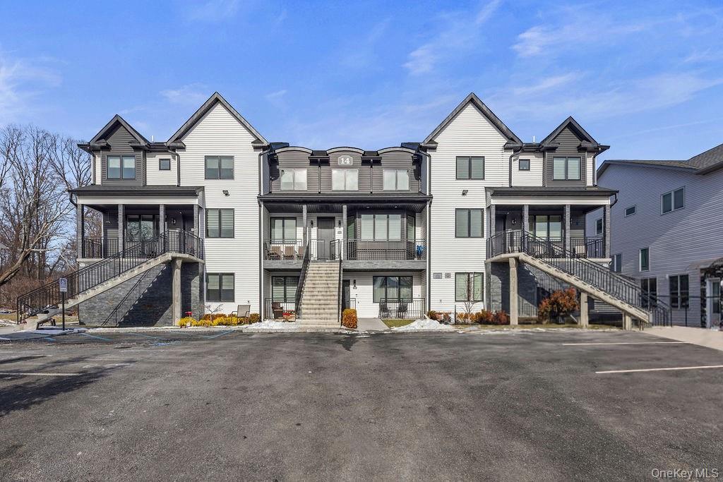 14 Calvert Drive Unit: 102