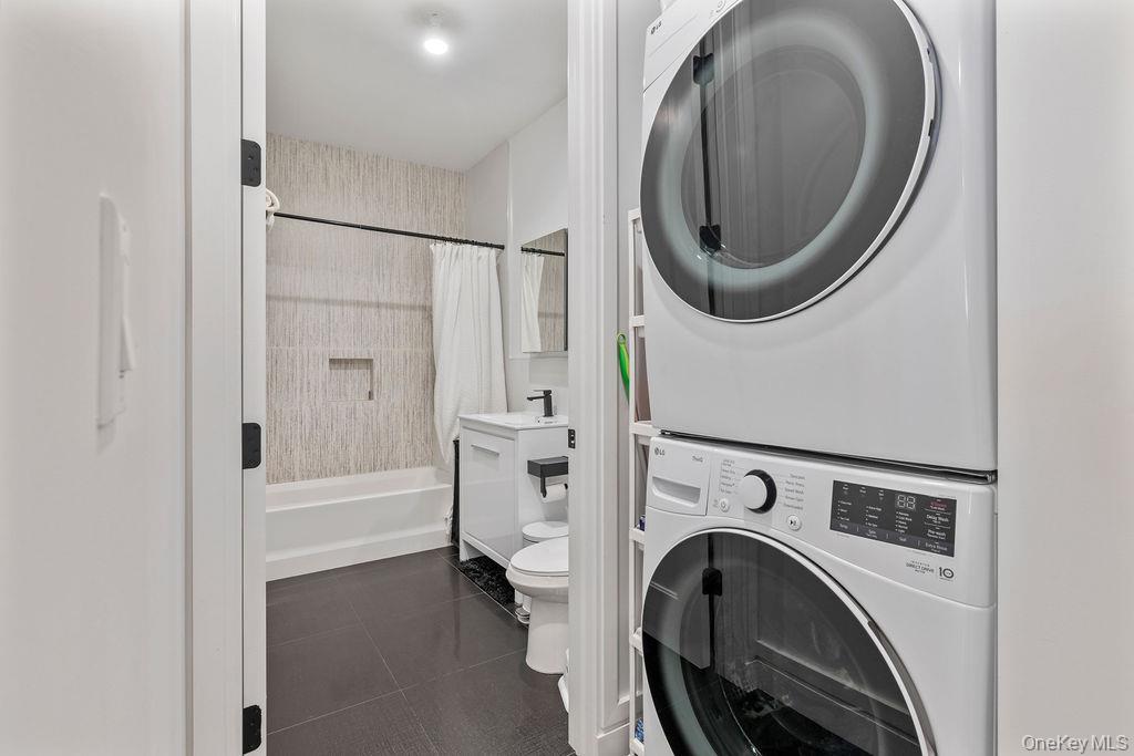 14 Calvert Drive Unit: 102