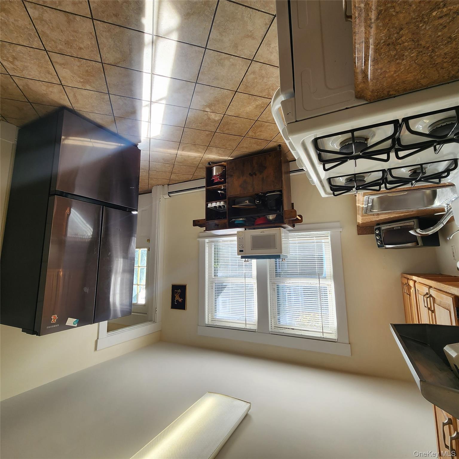 24 Prairie Avenue Unit: B