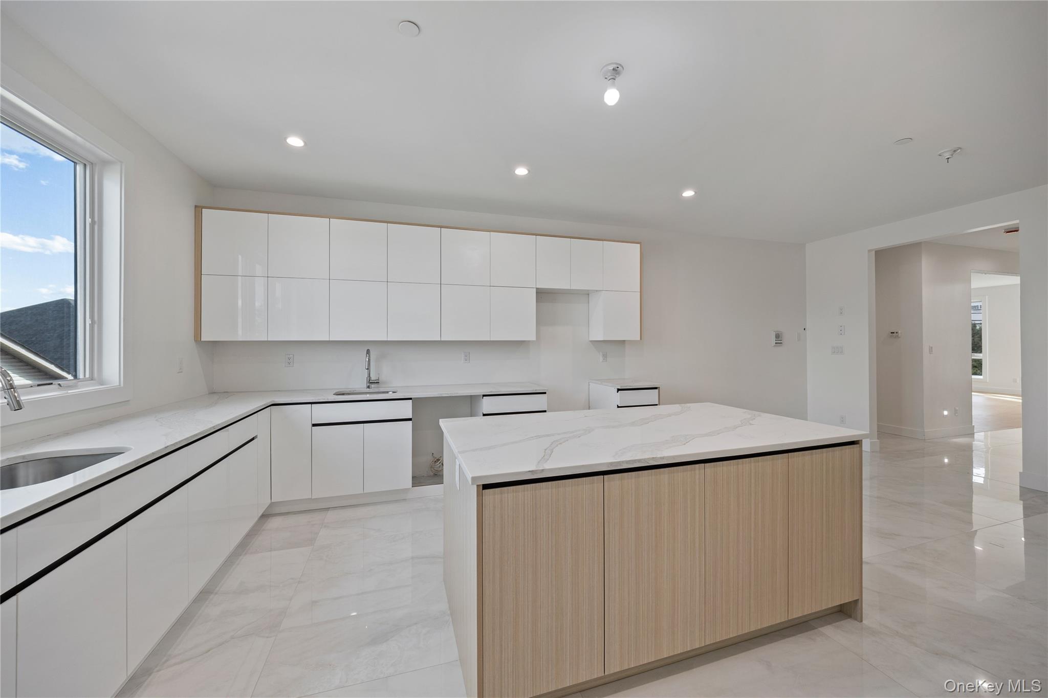 352 Blauvelt Road Unit: 202