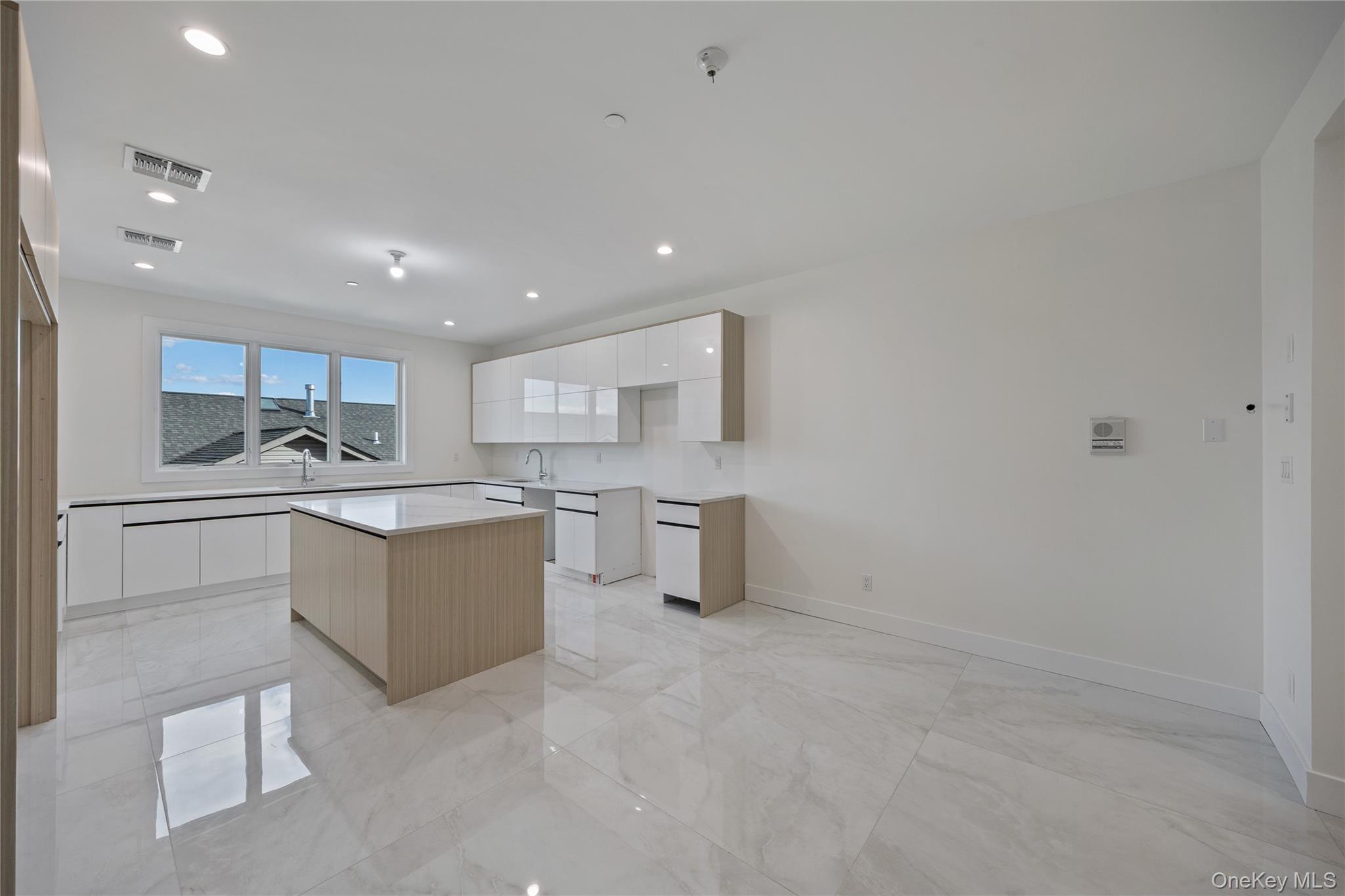 352 Blauvelt Road Unit: 202