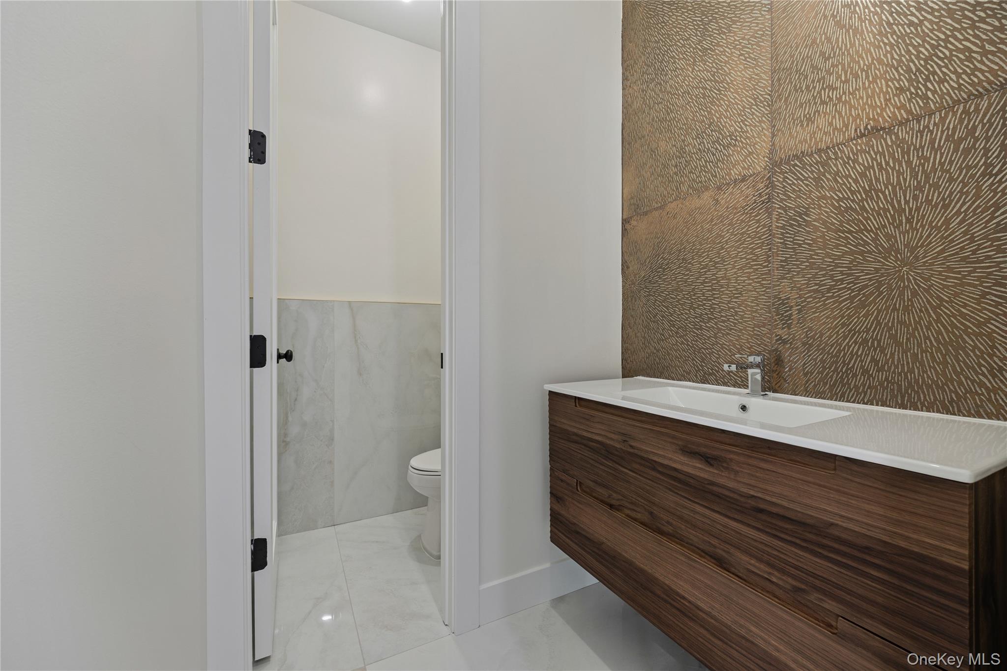 352 Blauvelt Road Unit: 202