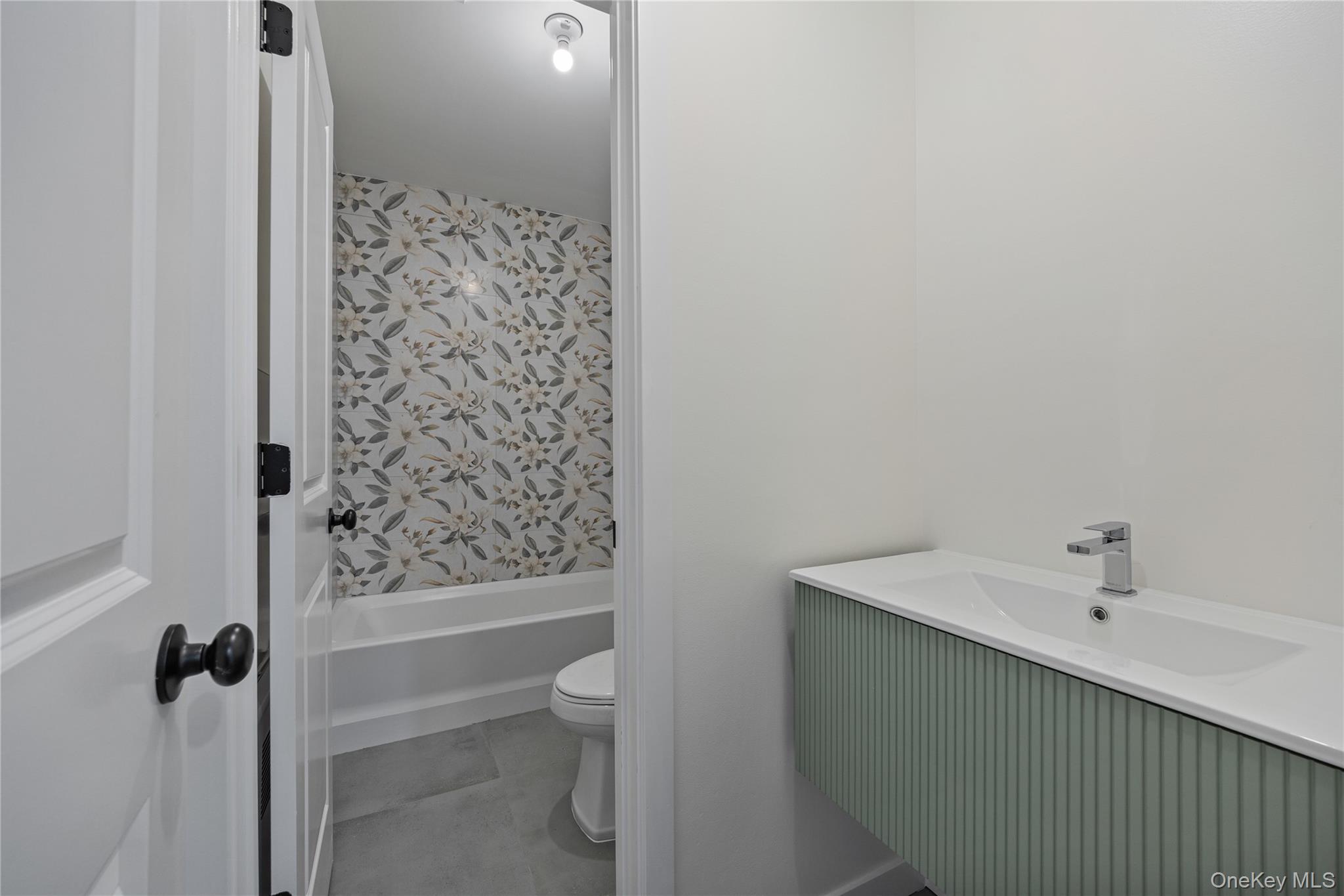 352 Blauvelt Road Unit: 202