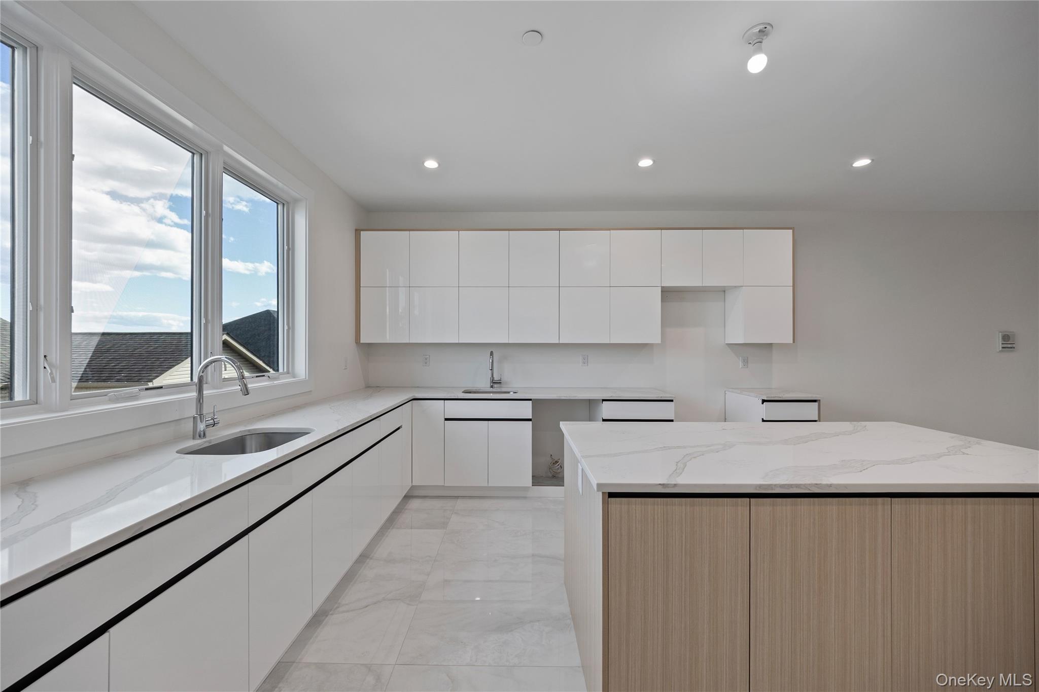 352 Blauvelt Road Unit: 202