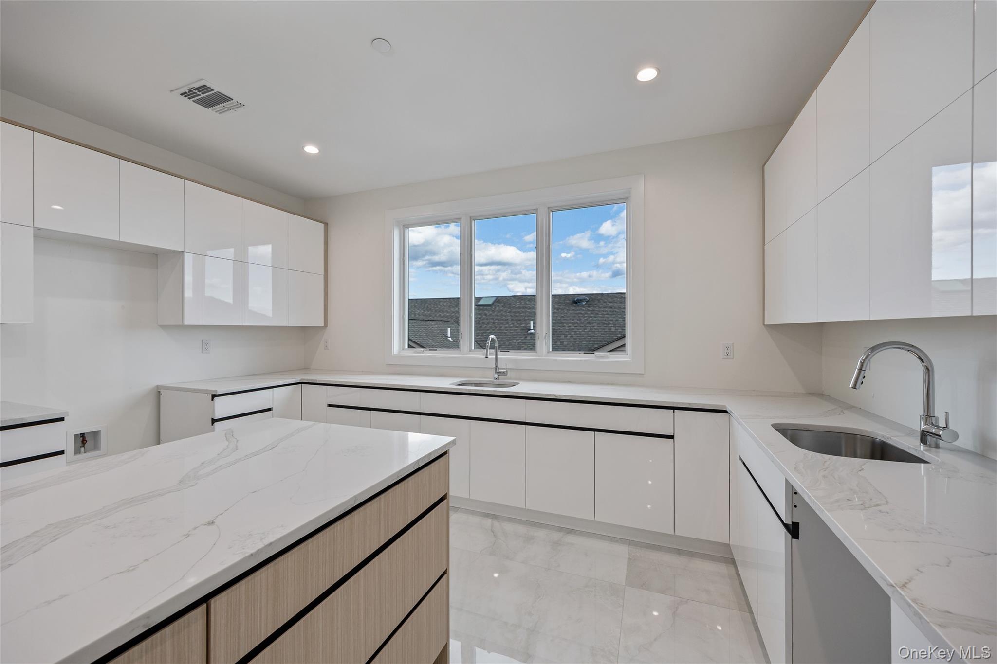 352 Blauvelt Road Unit: 202