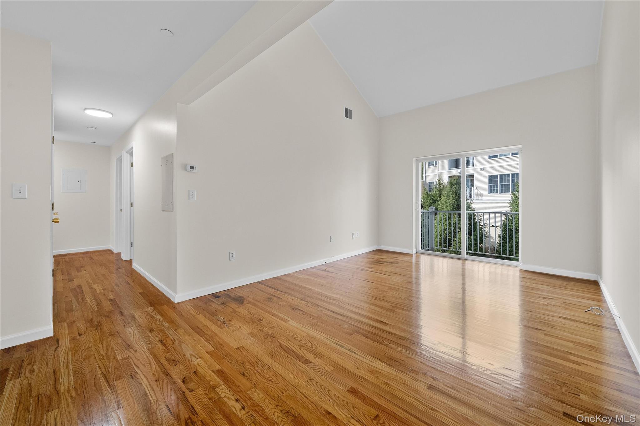 10-12 Chestnut Street Unit: B303