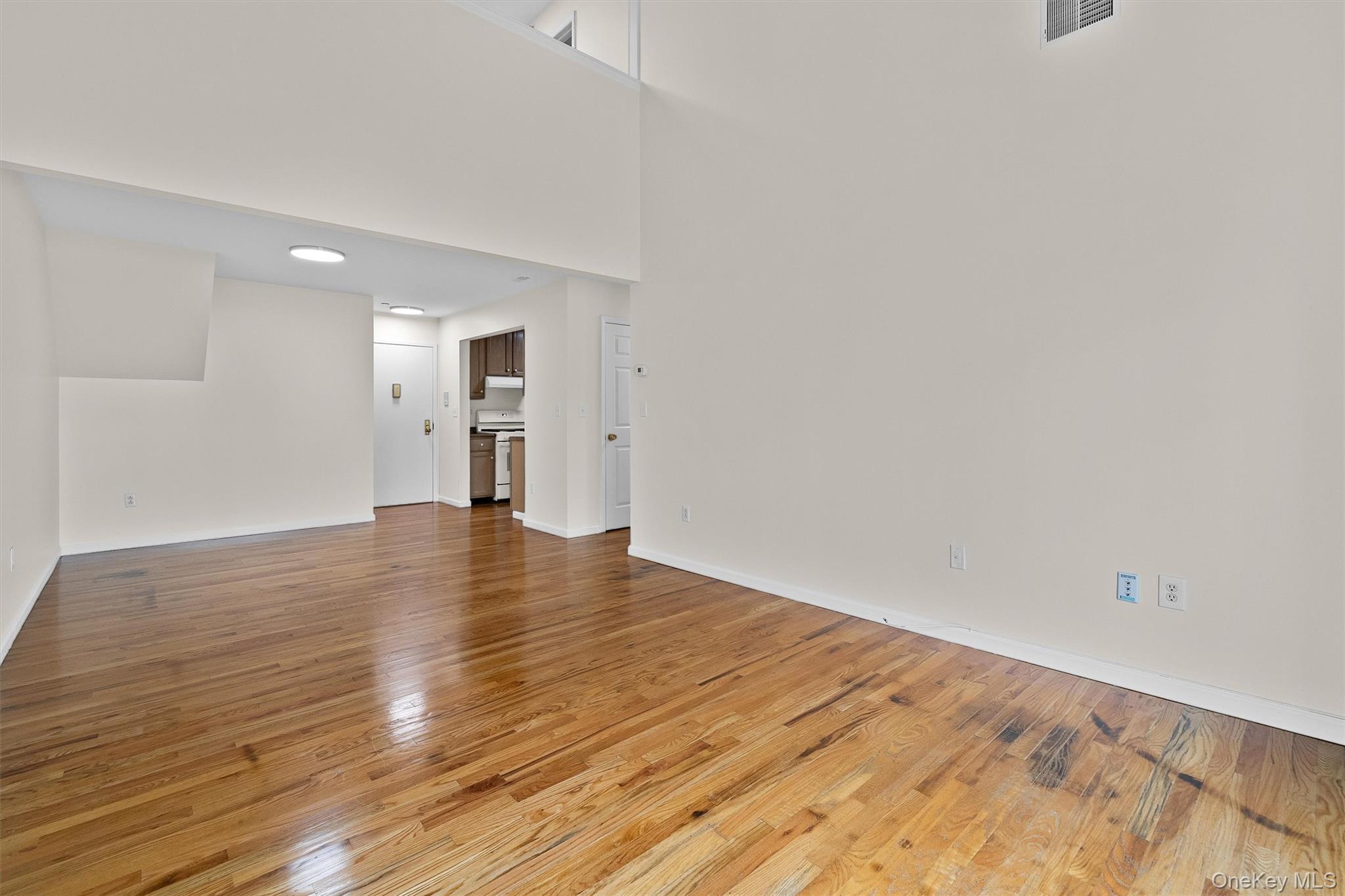 10-12 Chestnut Street Unit: B303