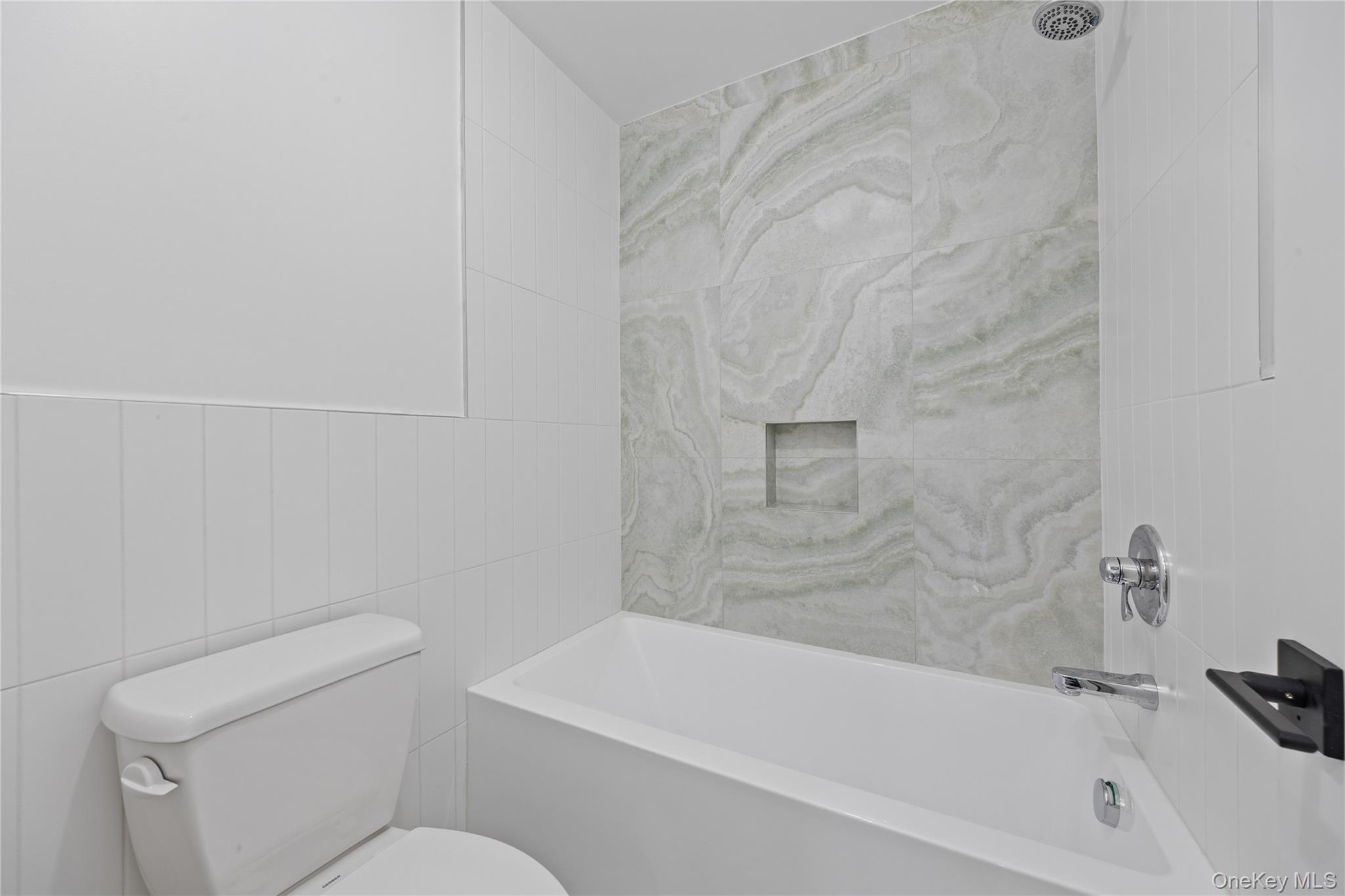 40 Singer Avenue Unit: 214