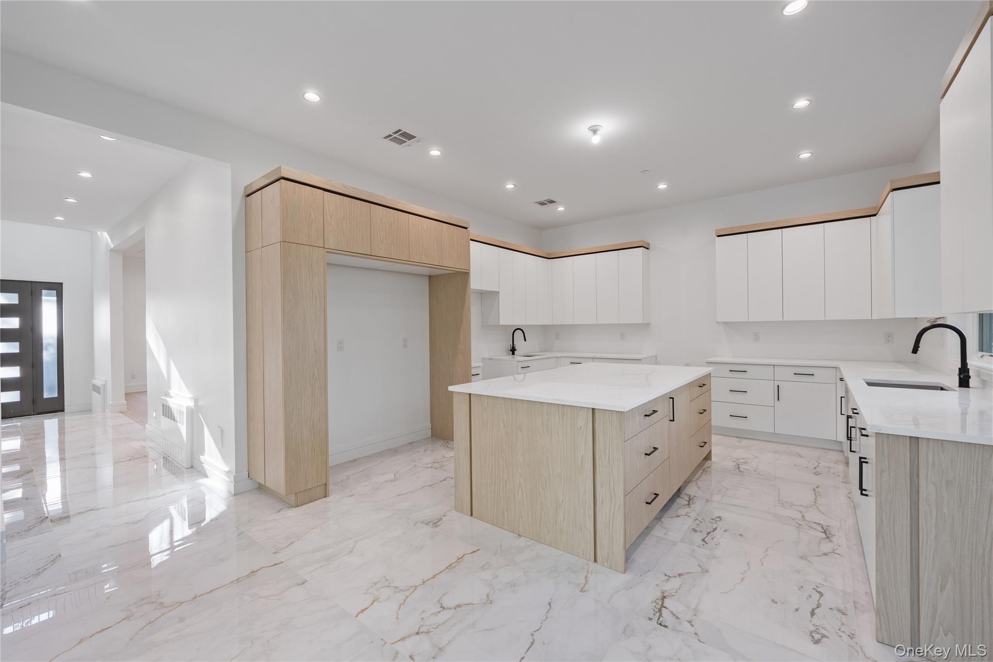 40 Singer Avenue Unit: 214