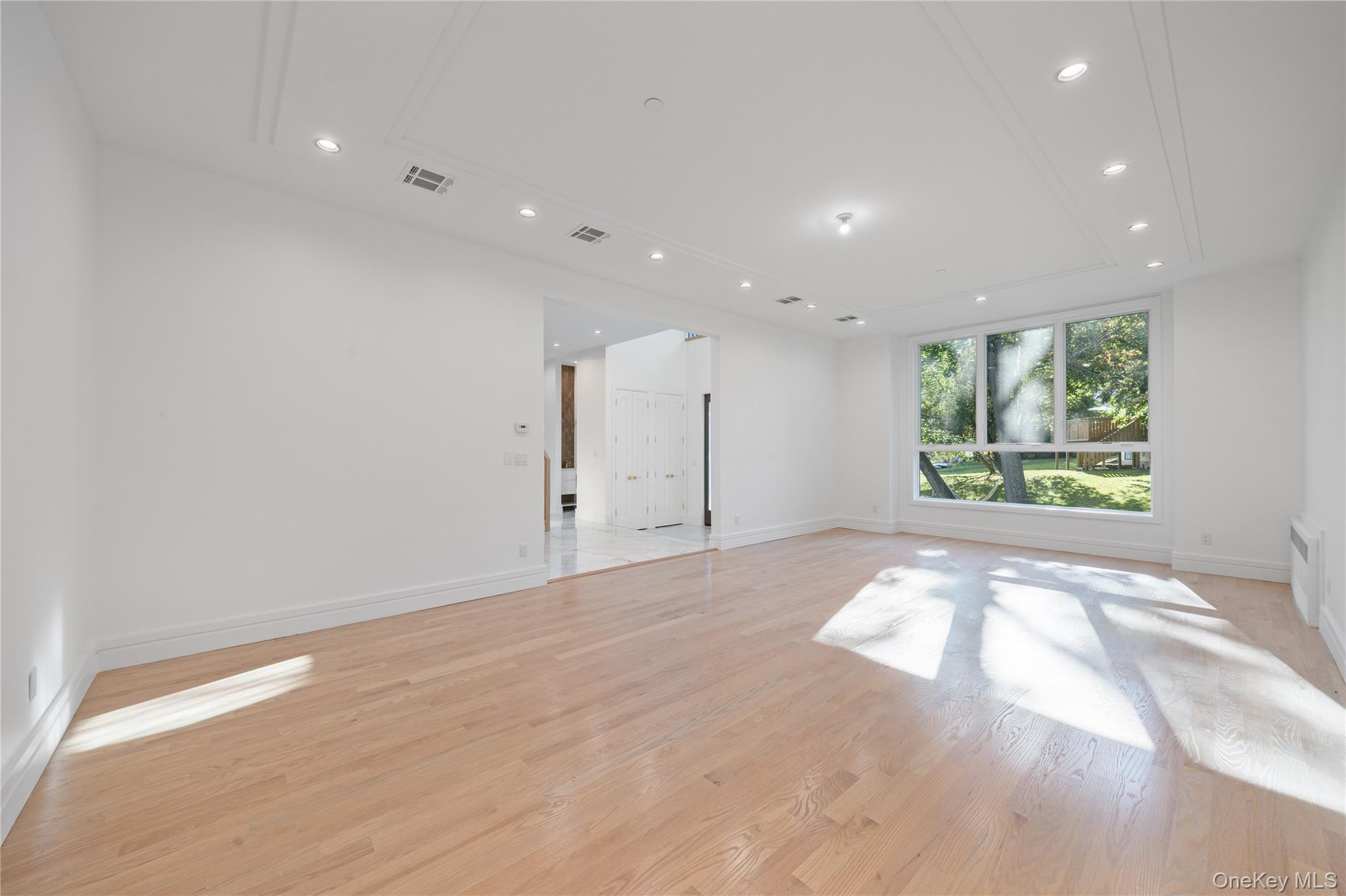 40 Singer Avenue Unit: 214