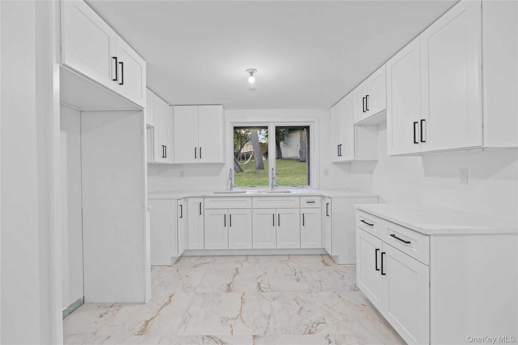 40 Singer Avenue Unit: 214