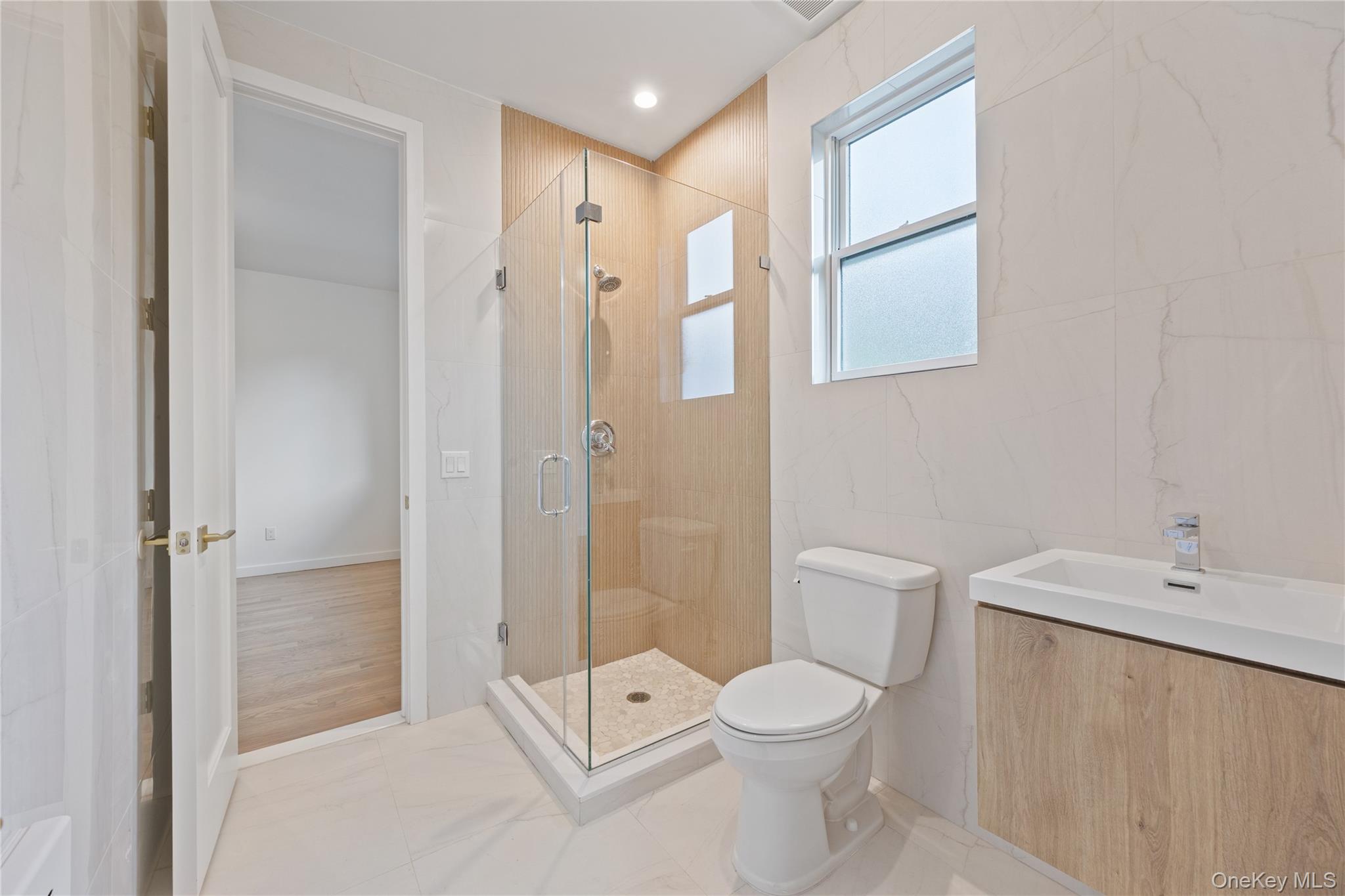 40 Singer Avenue Unit: 214