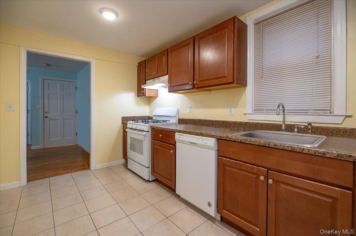 28 E Catherine Street