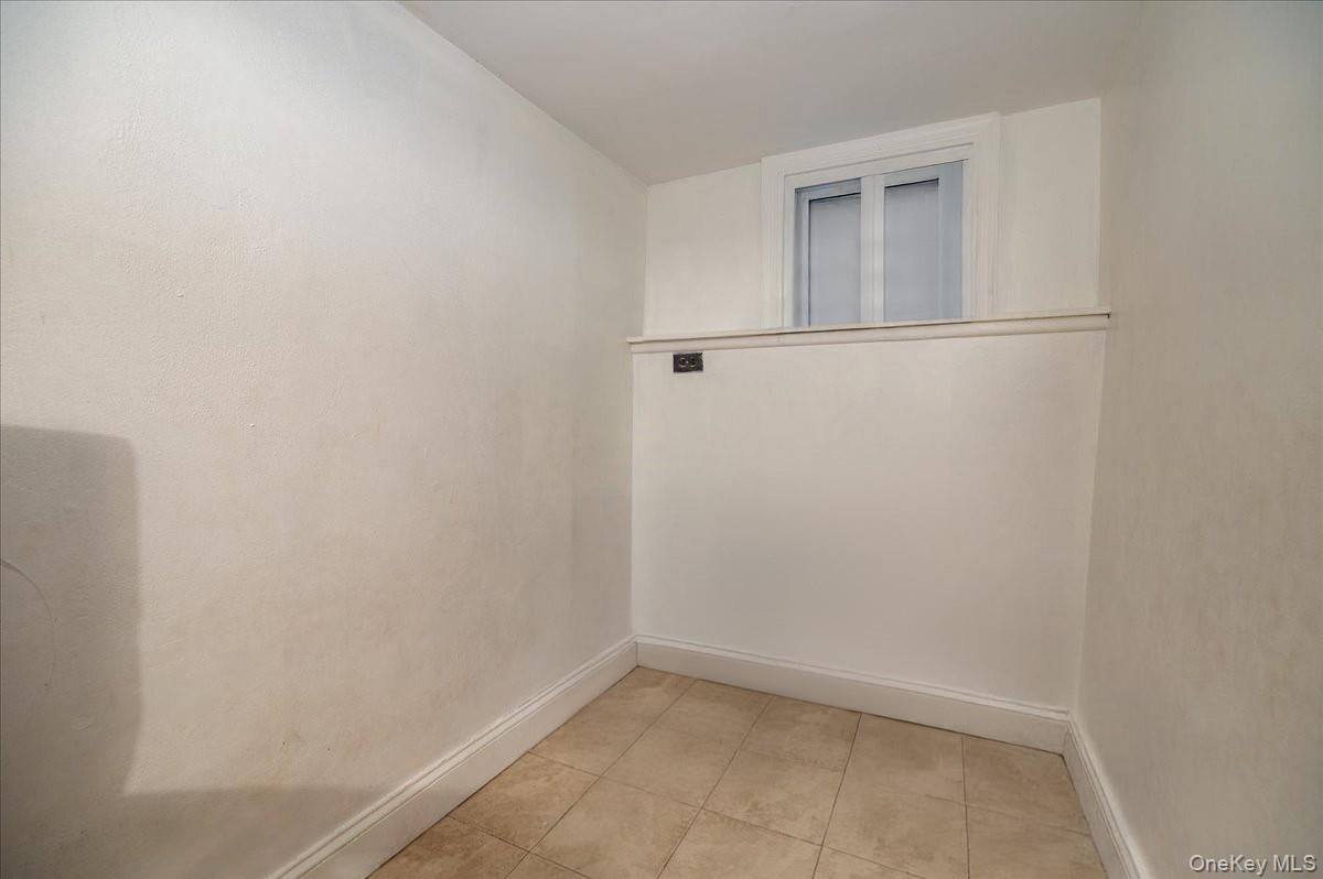 28 E Catherine Street