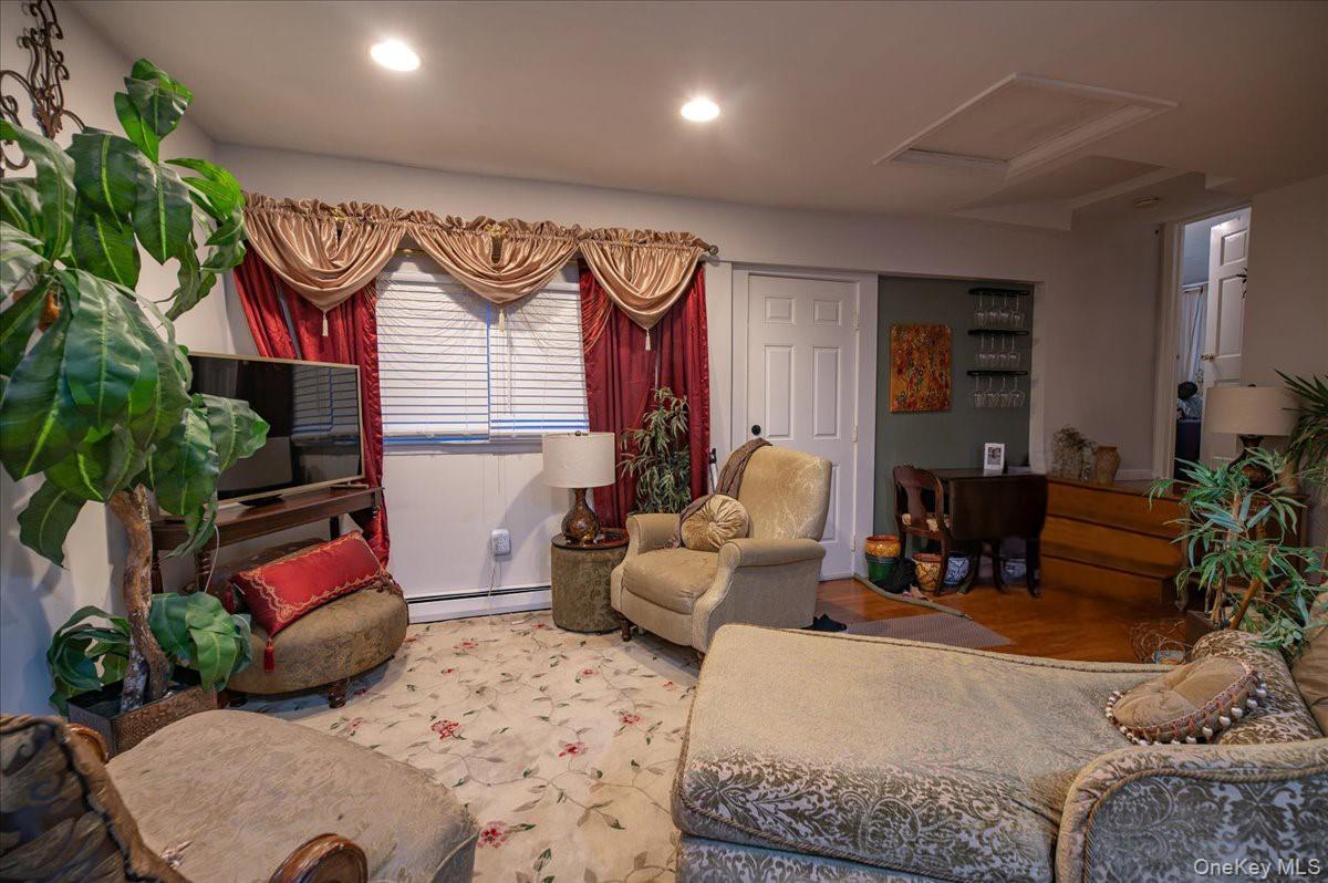 28 E Catherine Street