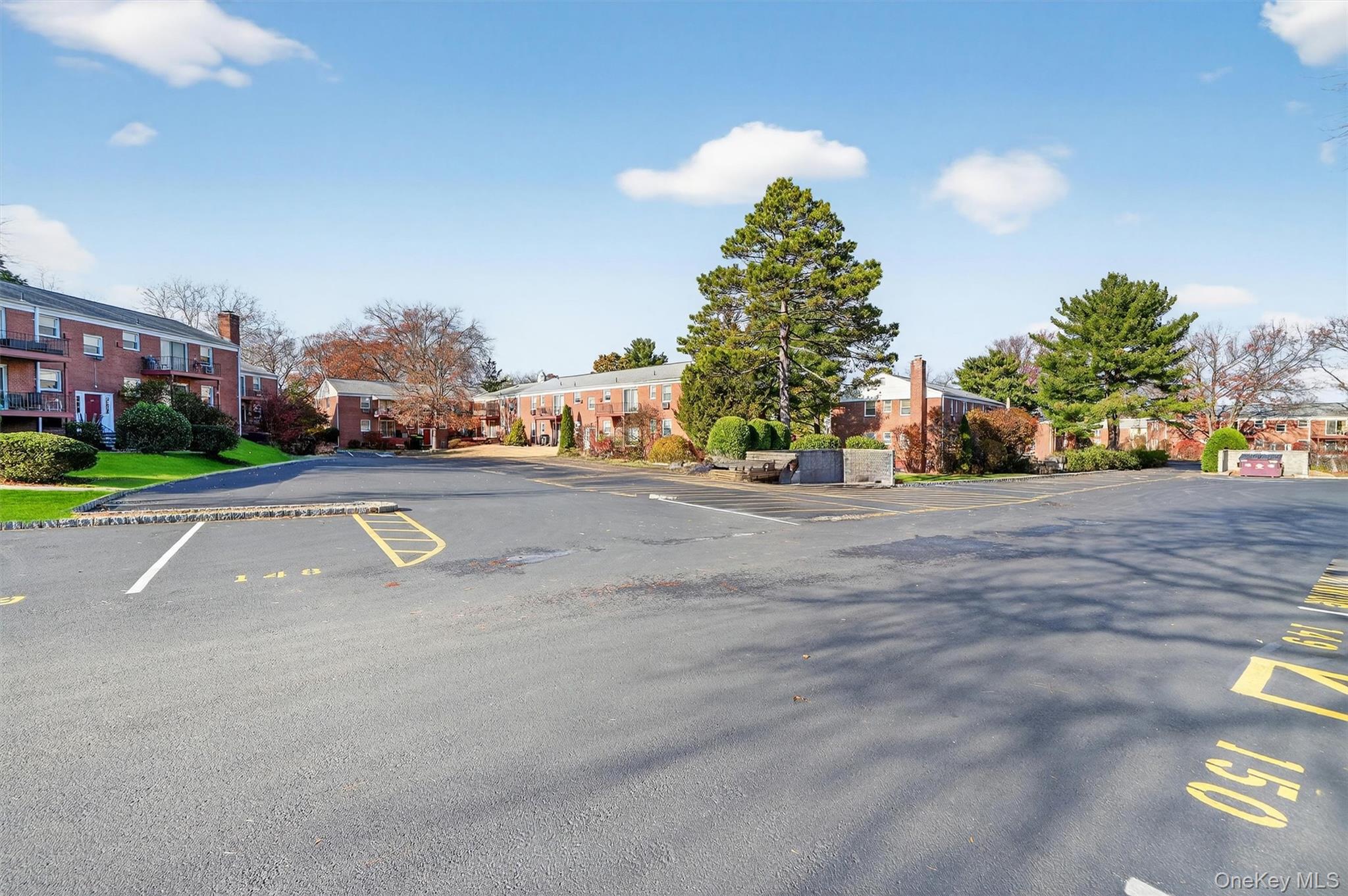 5 Oxford Court Unit: 7815