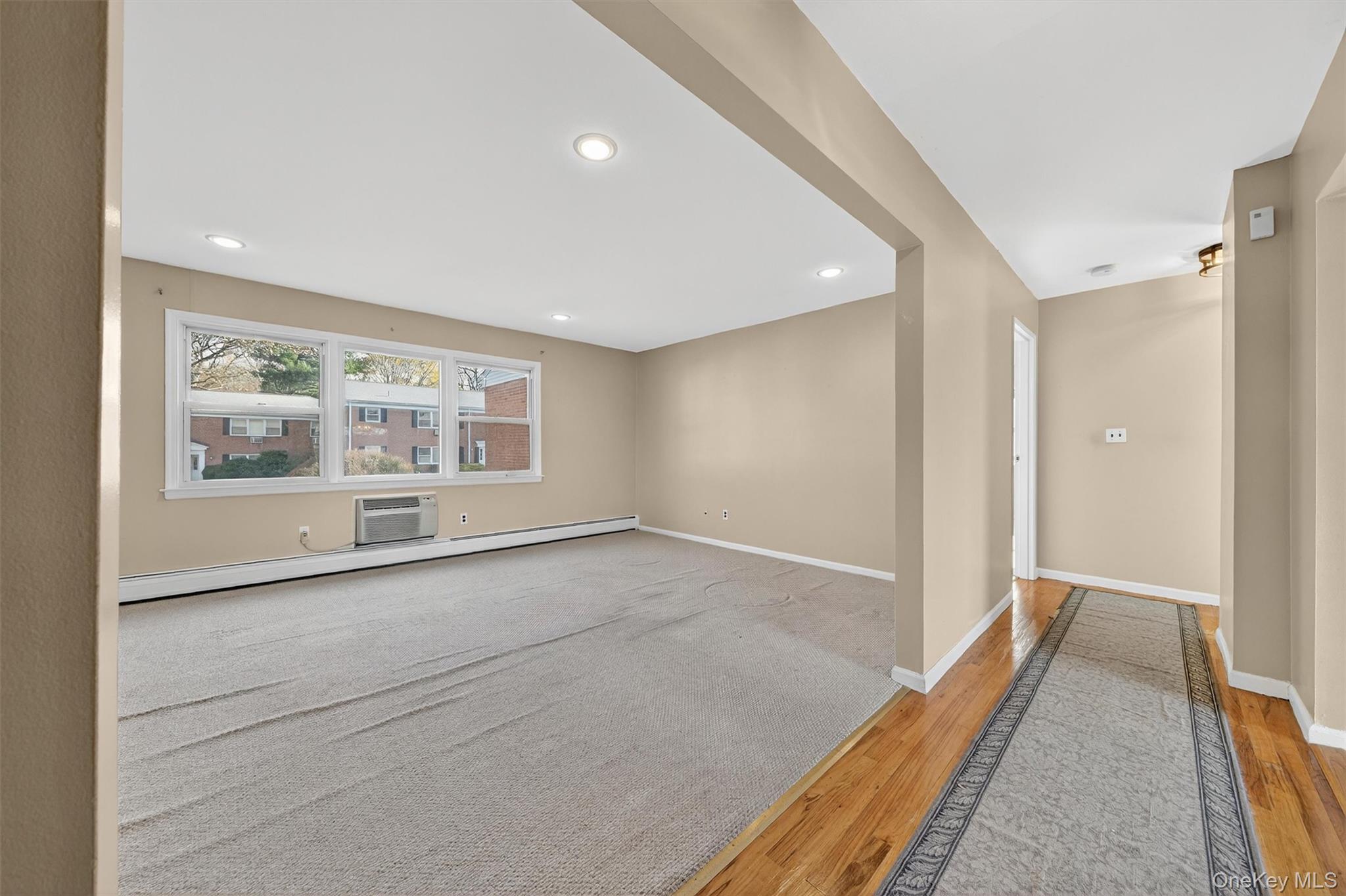 5 Oxford Court Unit: 7815