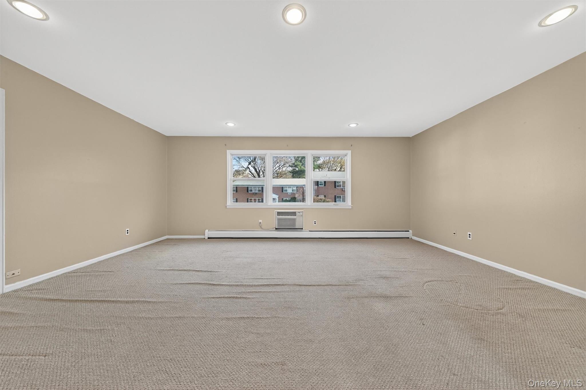 5 Oxford Court Unit: 7815