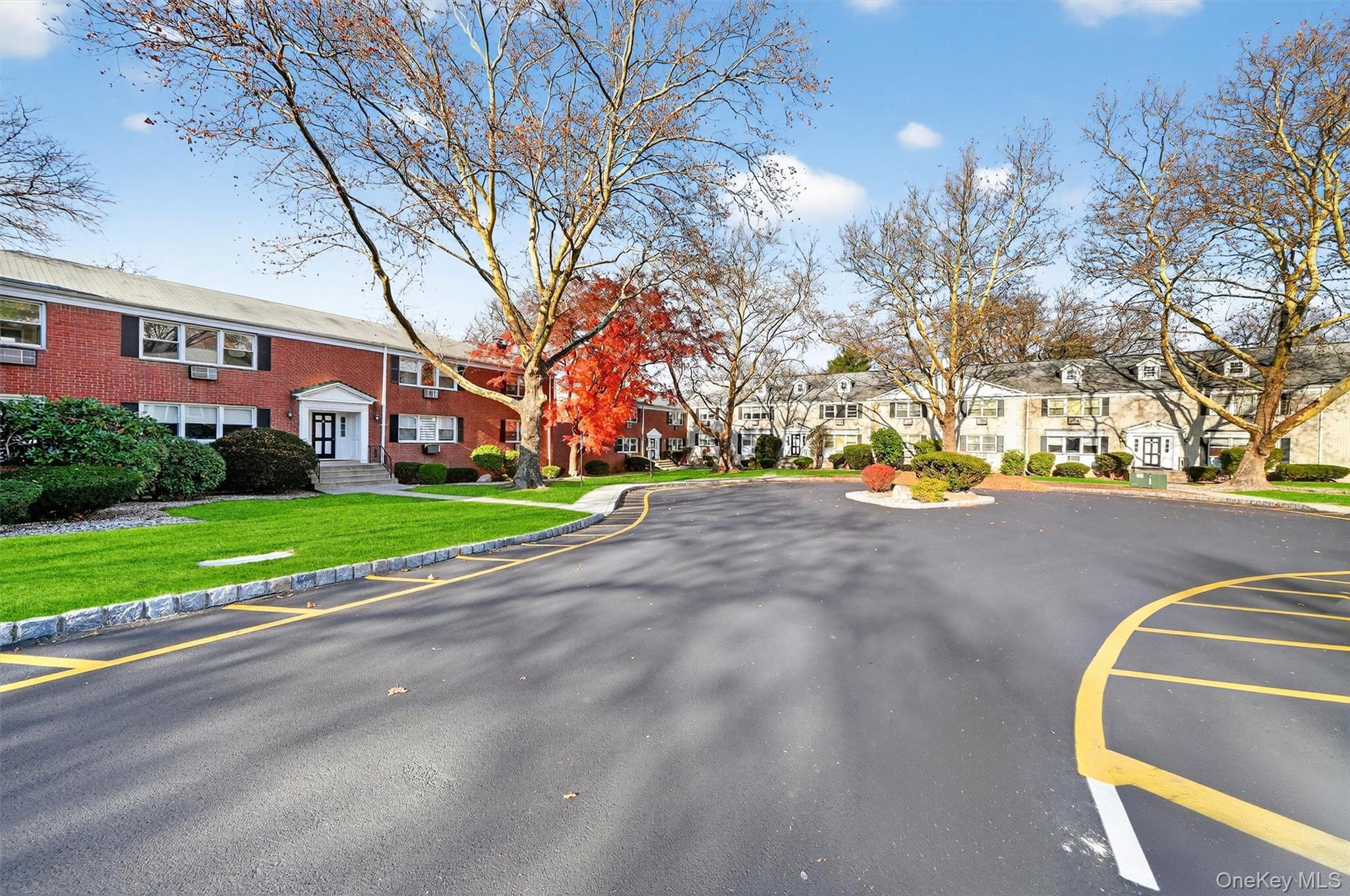 5 Oxford Court Unit: 7815