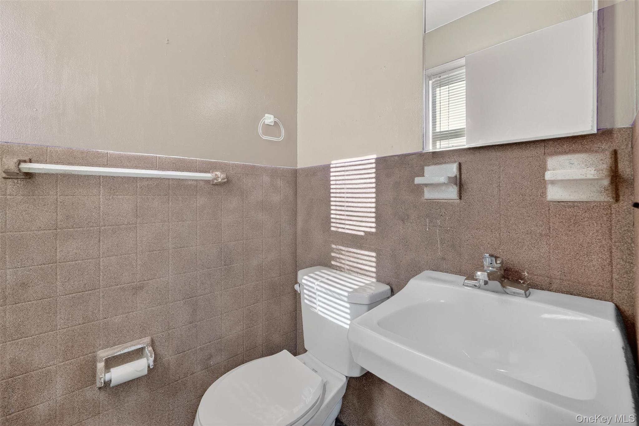 5 Oxford Court Unit: 7815