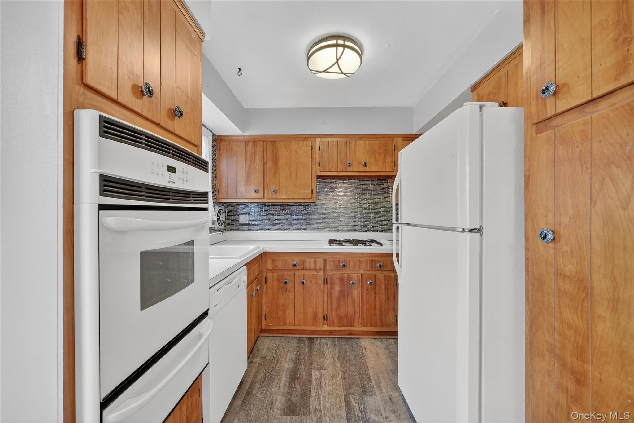 5 Oxford Court Unit: 7815