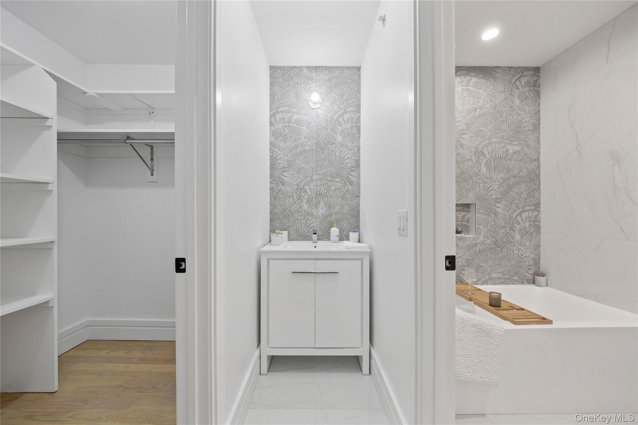 242 Blauvelt Road Unit: 201