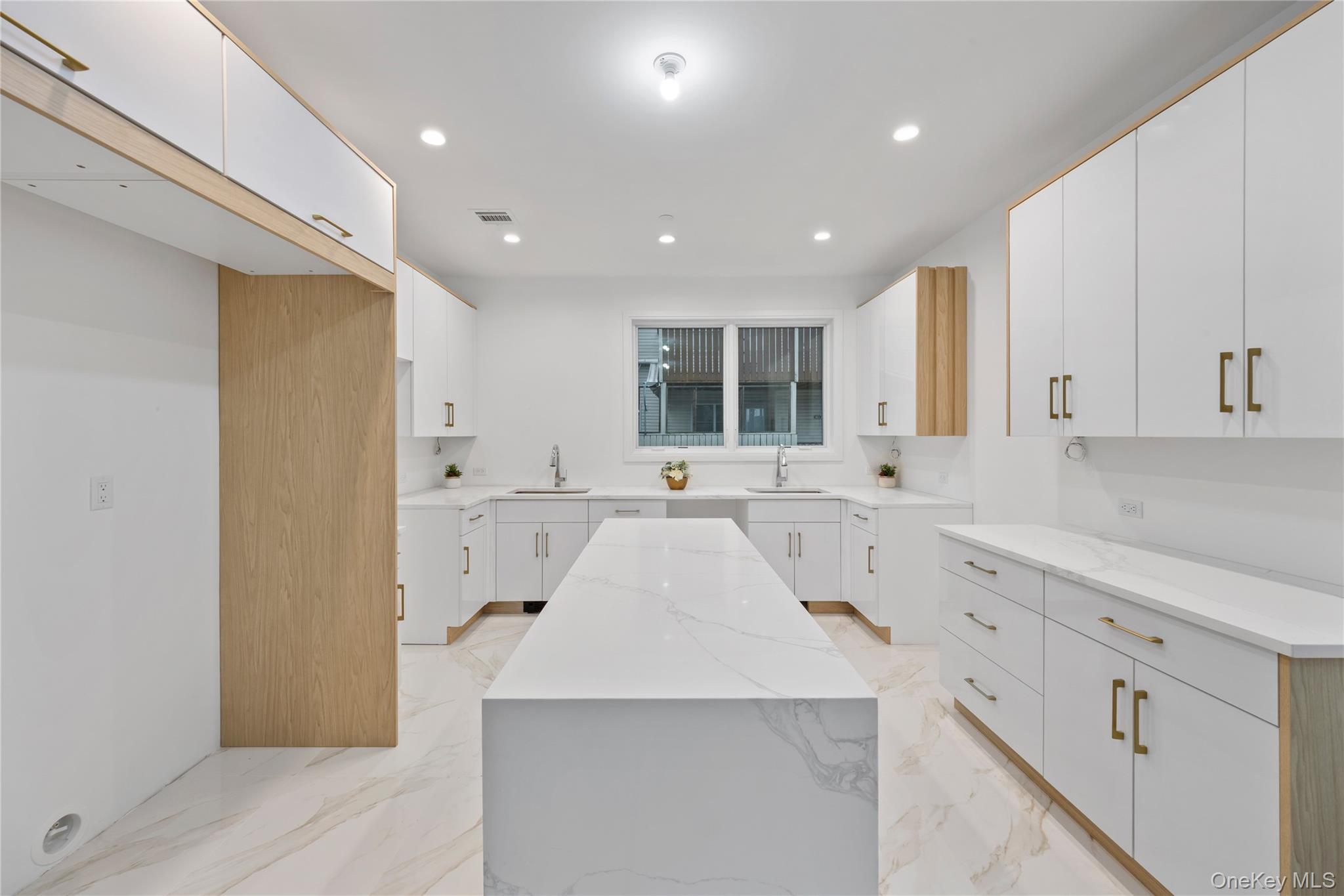 242 Blauvelt Road Unit: 201