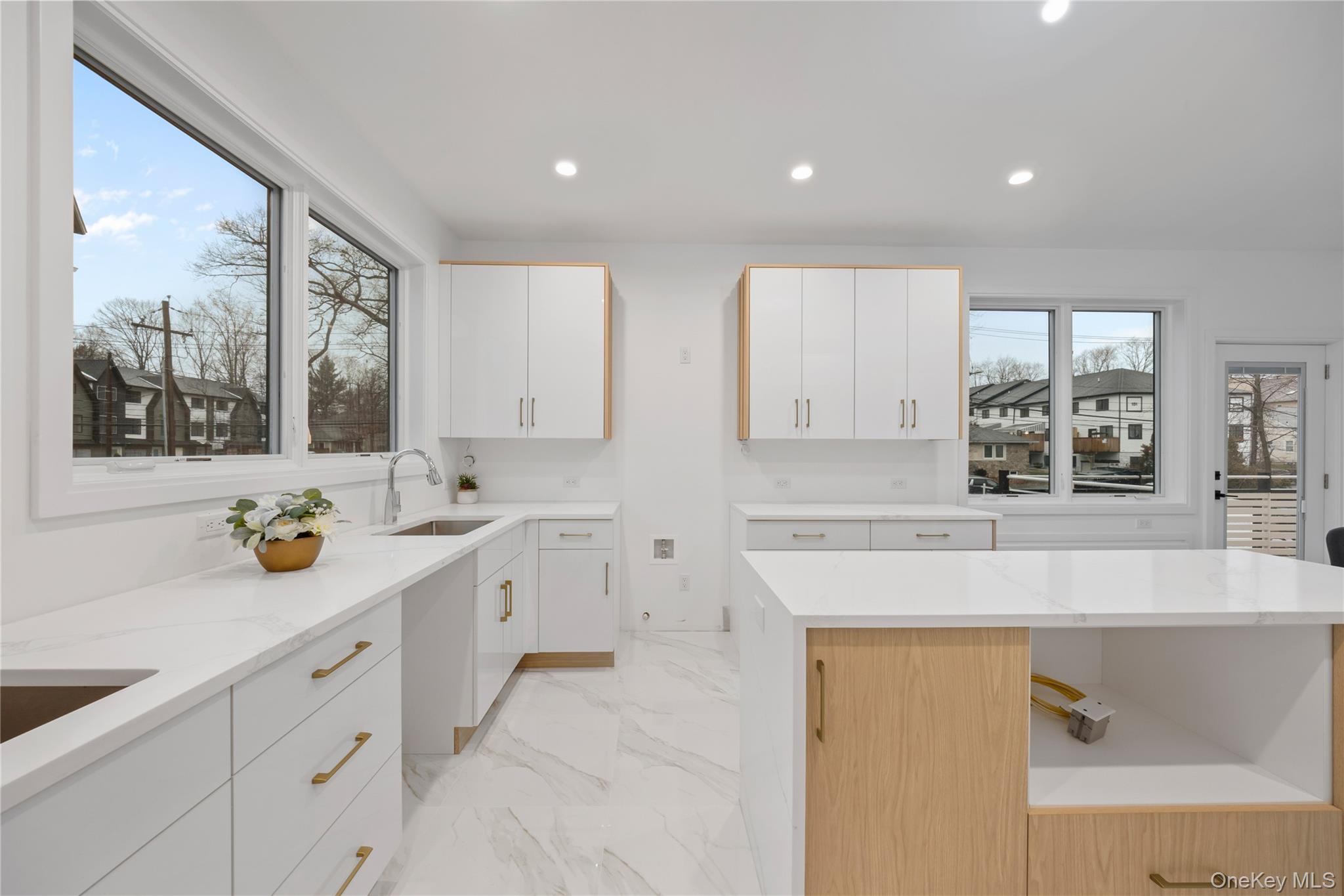 242 Blauvelt Road Unit: 201