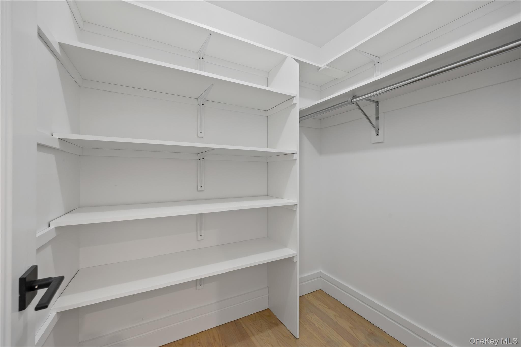 242 Blauvelt Road Unit: 201