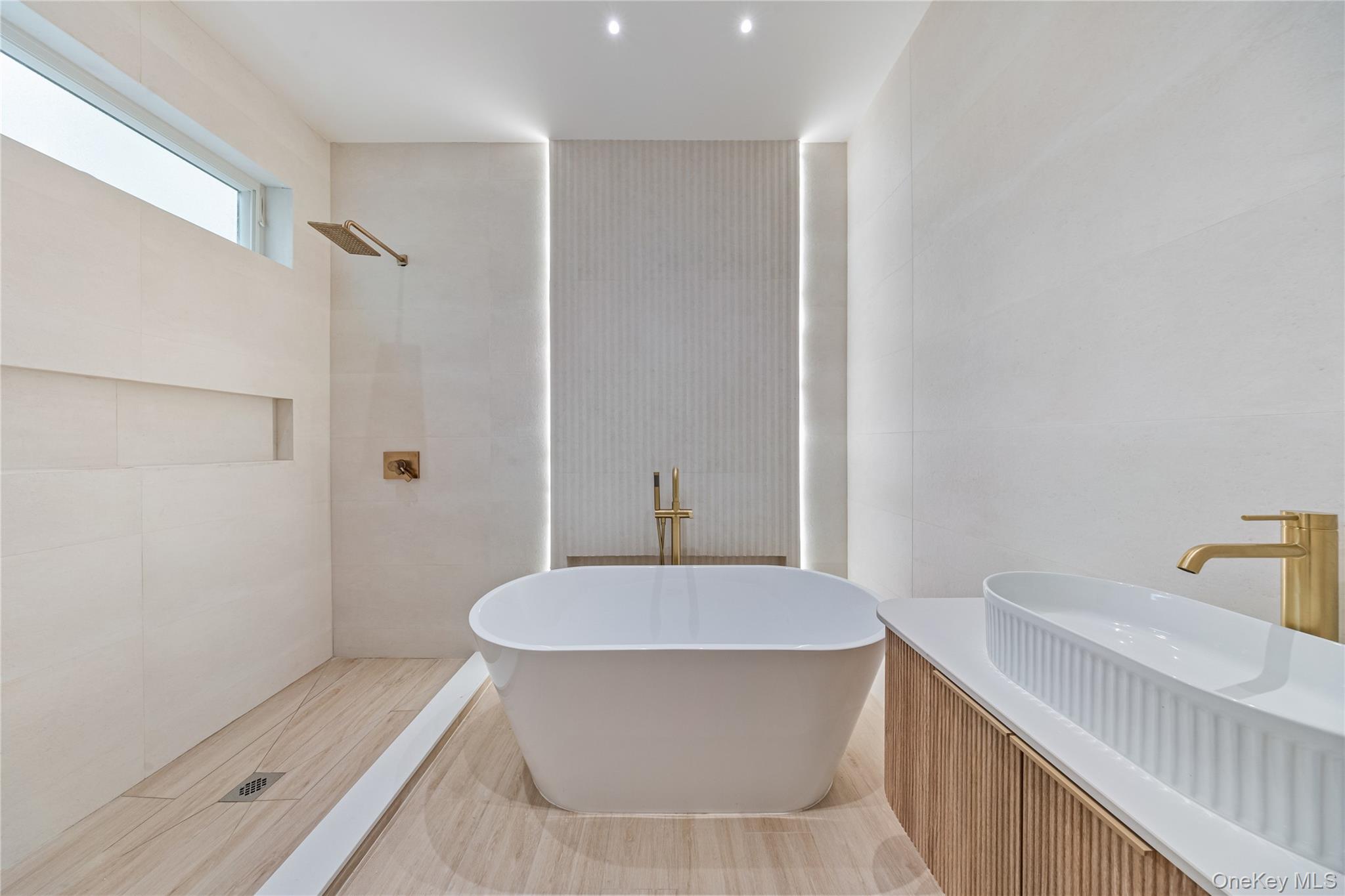 15 Northbrook Road Unit: 201