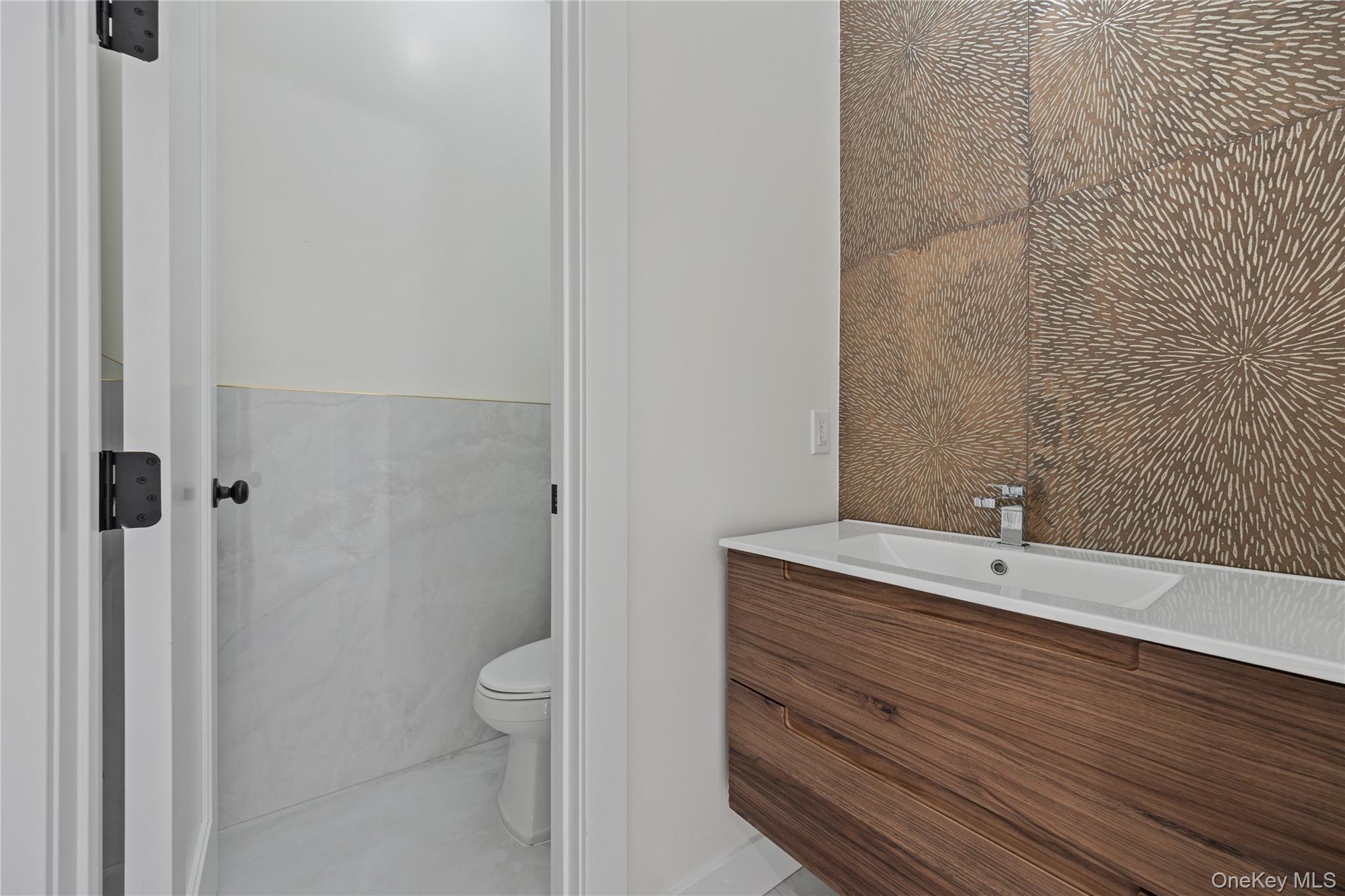 352 Blauvelt Road Unit: 203