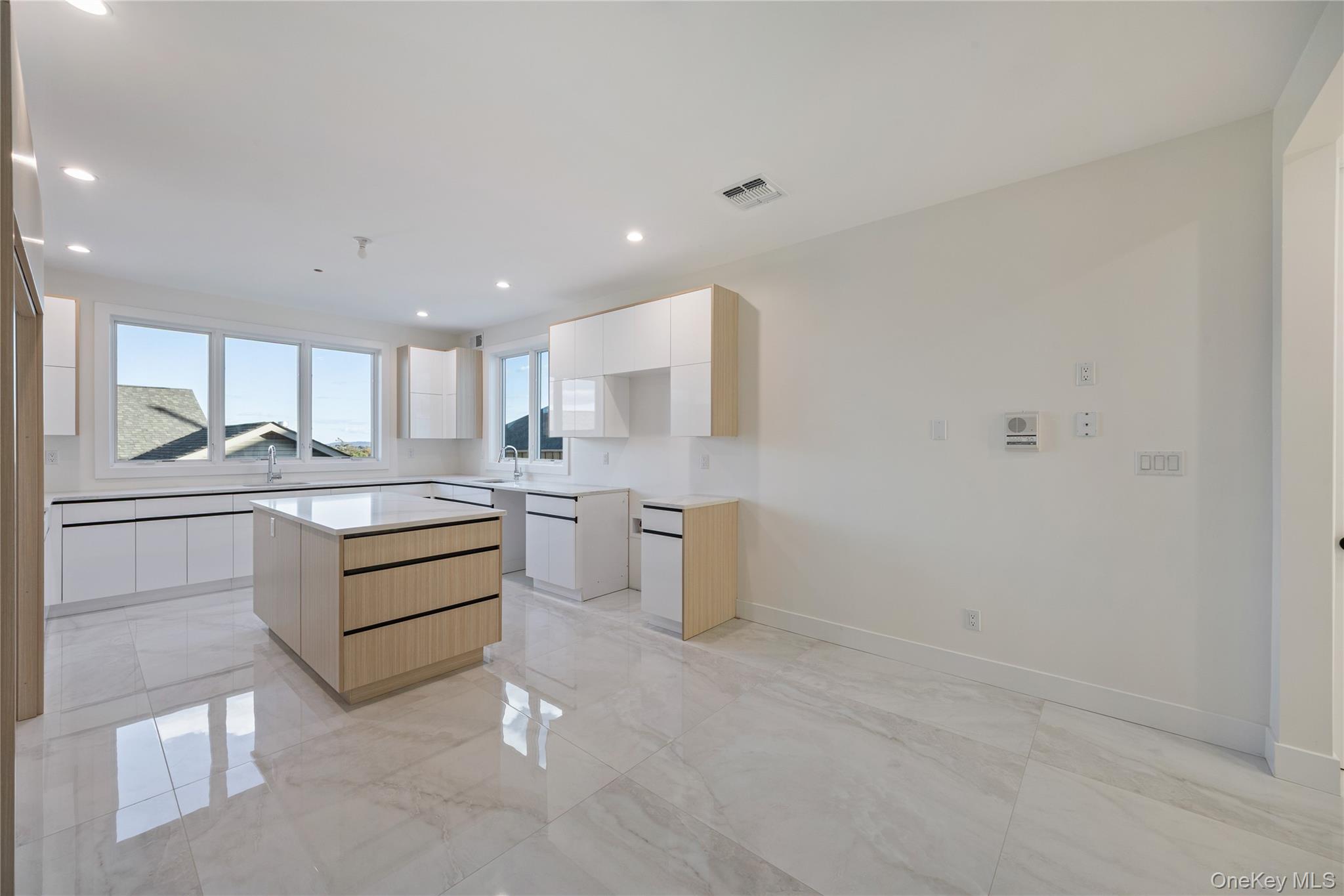 352 Blauvelt Road Unit: 203