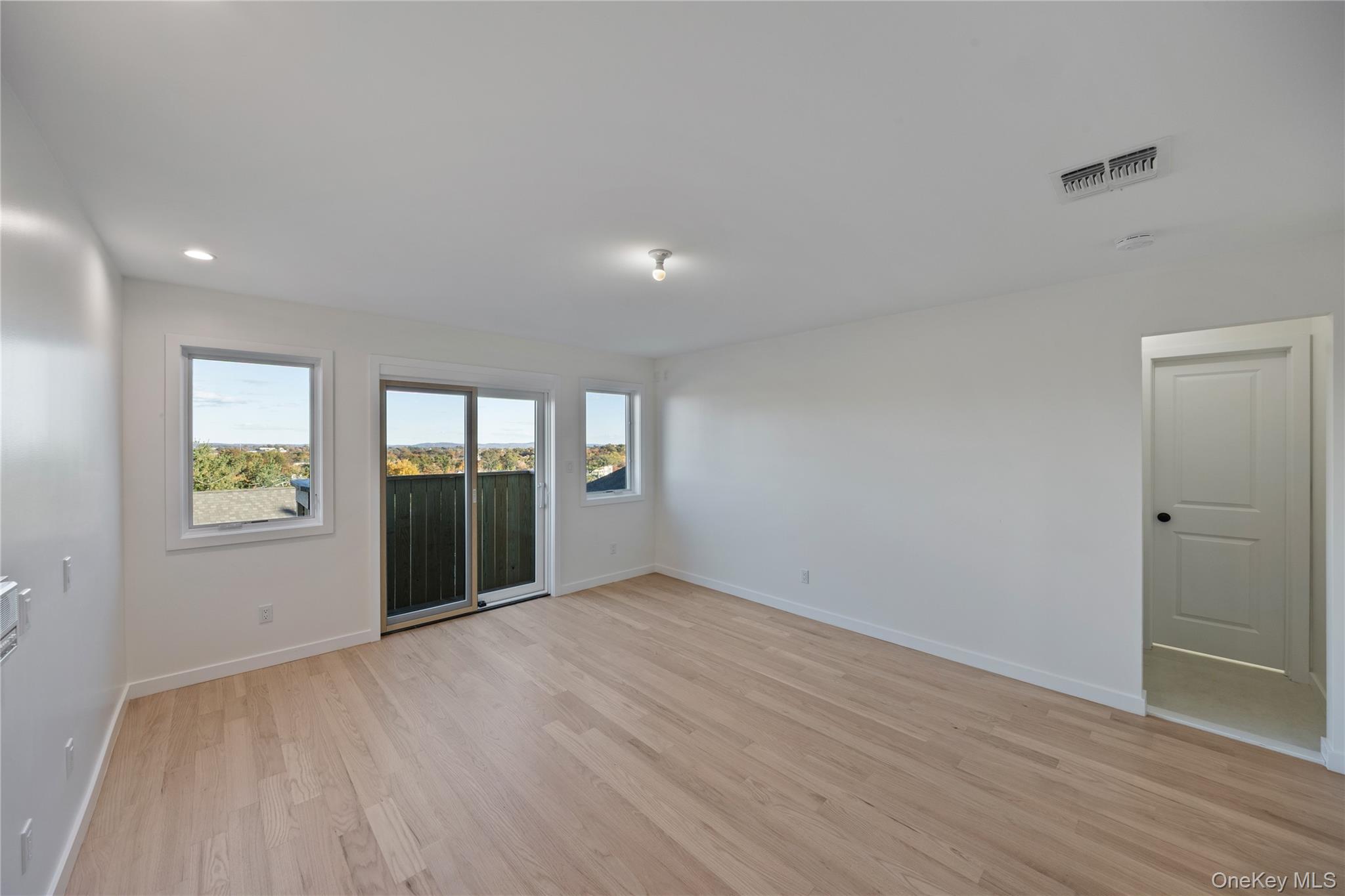 352 Blauvelt Road Unit: 203