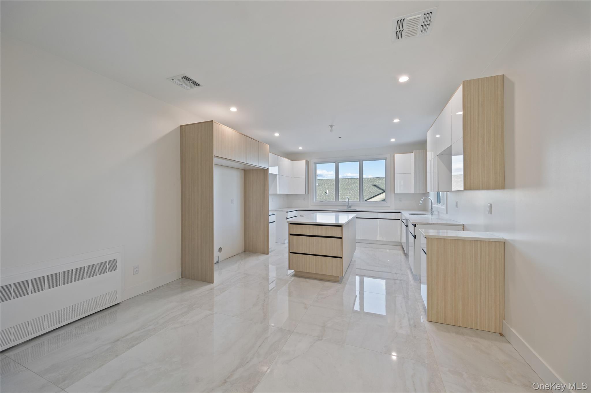 352 Blauvelt Road Unit: 203