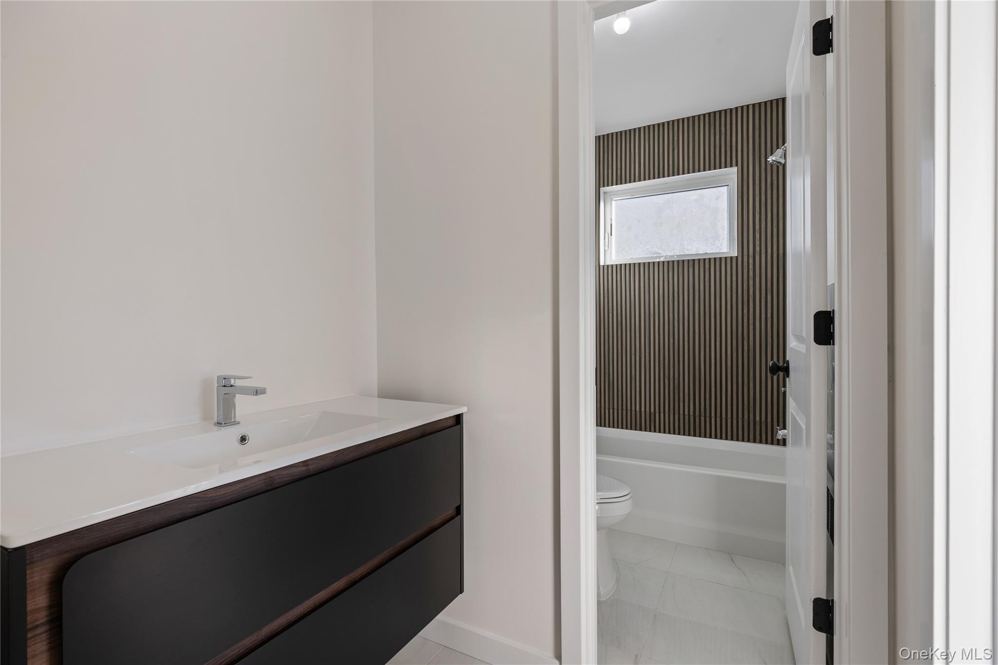 352 Blauvelt Road Unit: 203