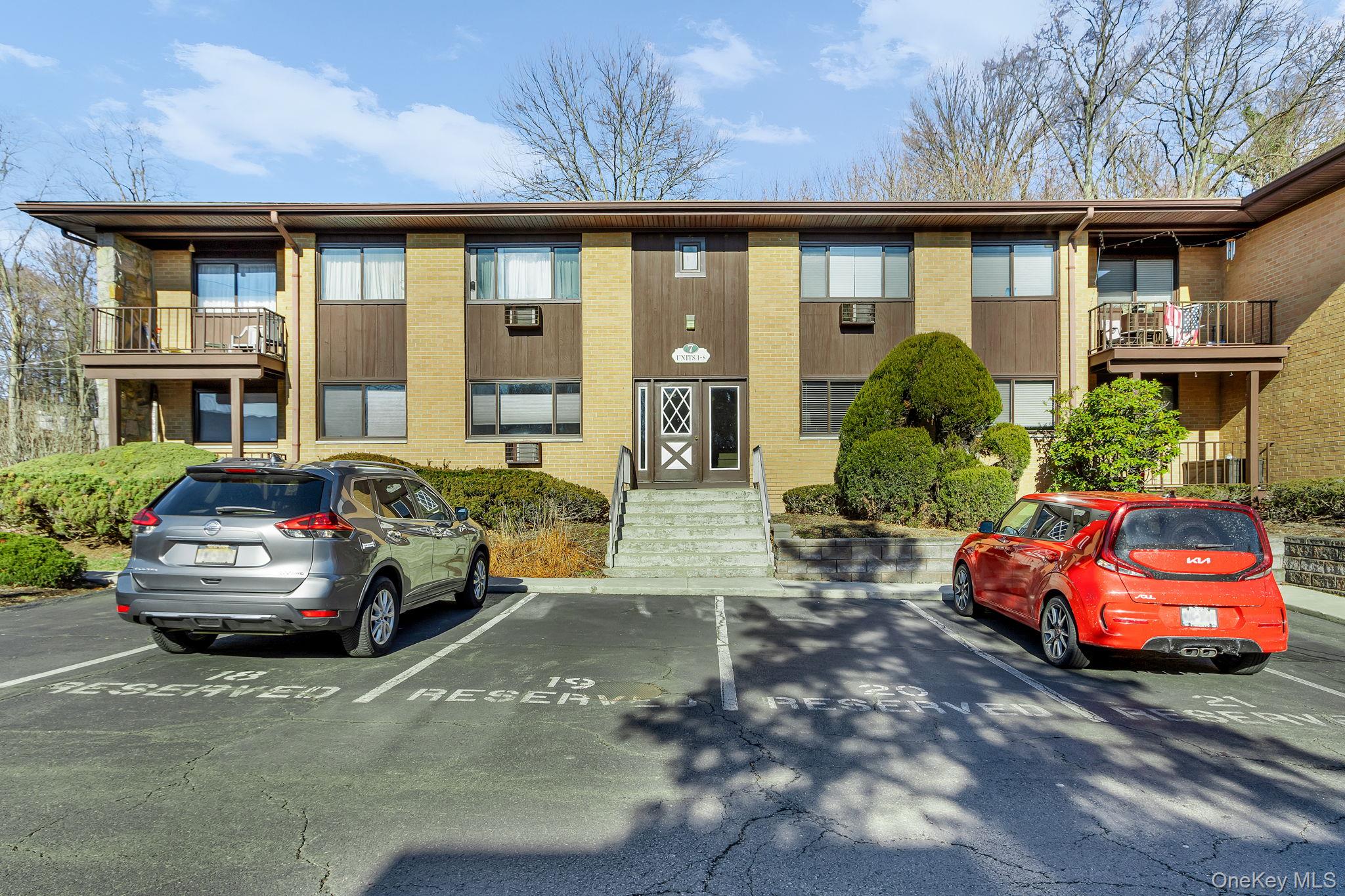 7 E Lawrence Park Unit: 8