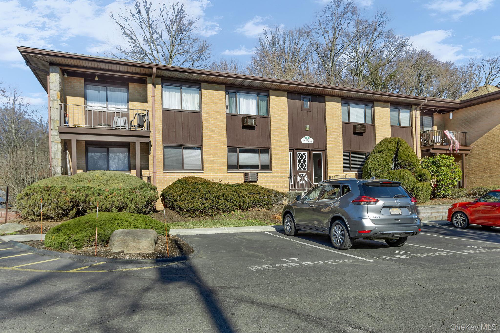 7 E Lawrence Park Unit: 8