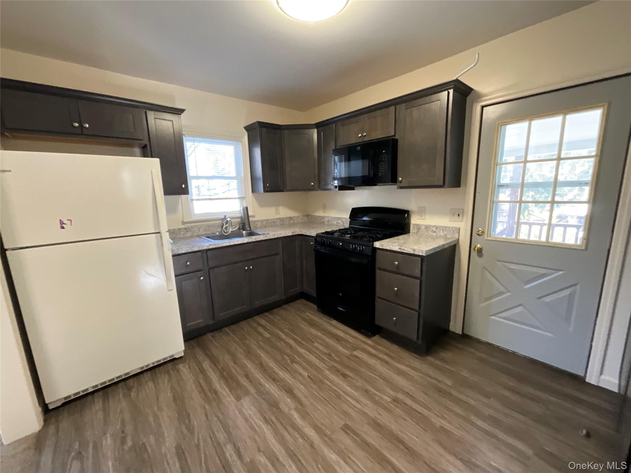 32 Prairie Avenue Unit: B