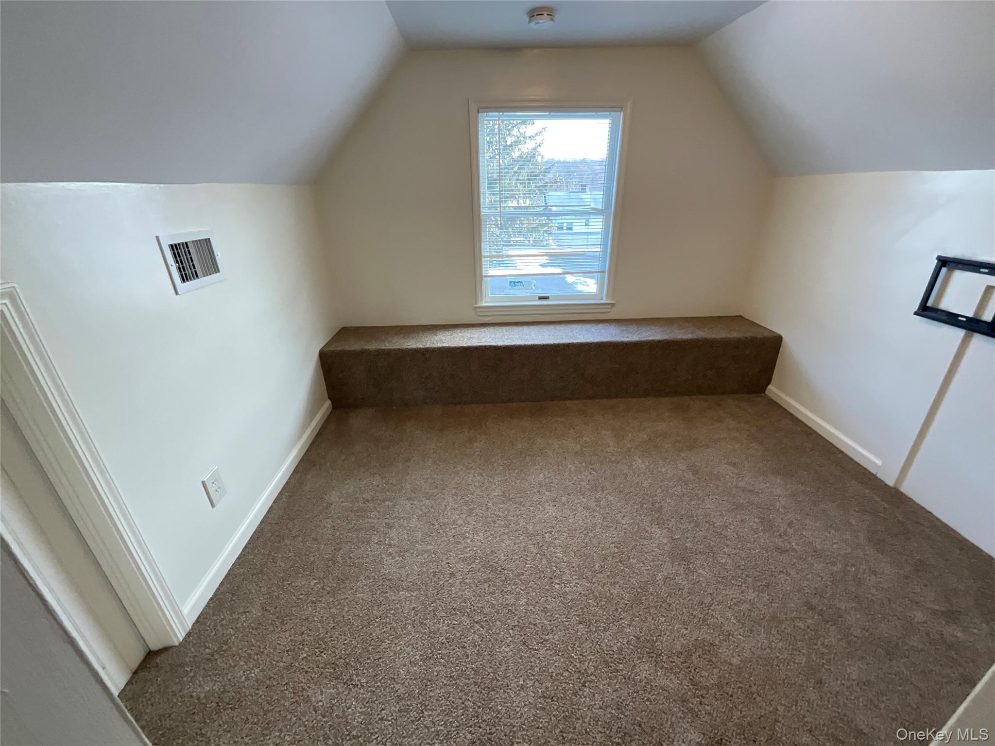 32 Prairie Avenue Unit: B