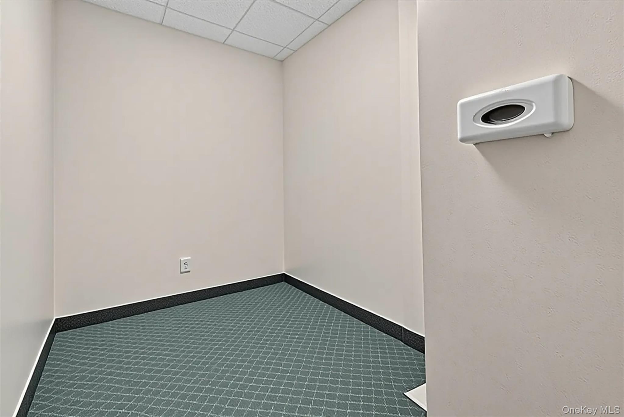 24-26 Liberty Square Mall