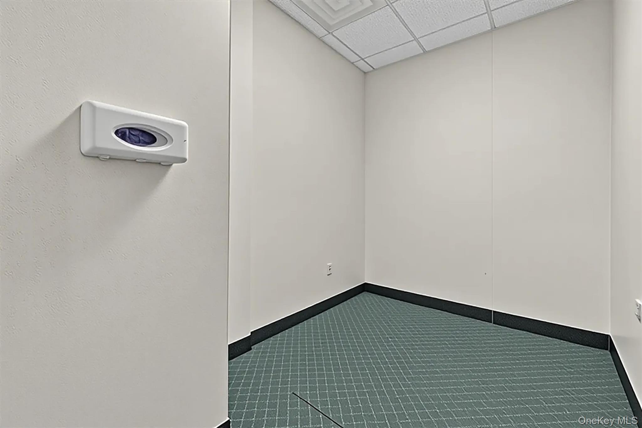 24-26 Liberty Square Mall