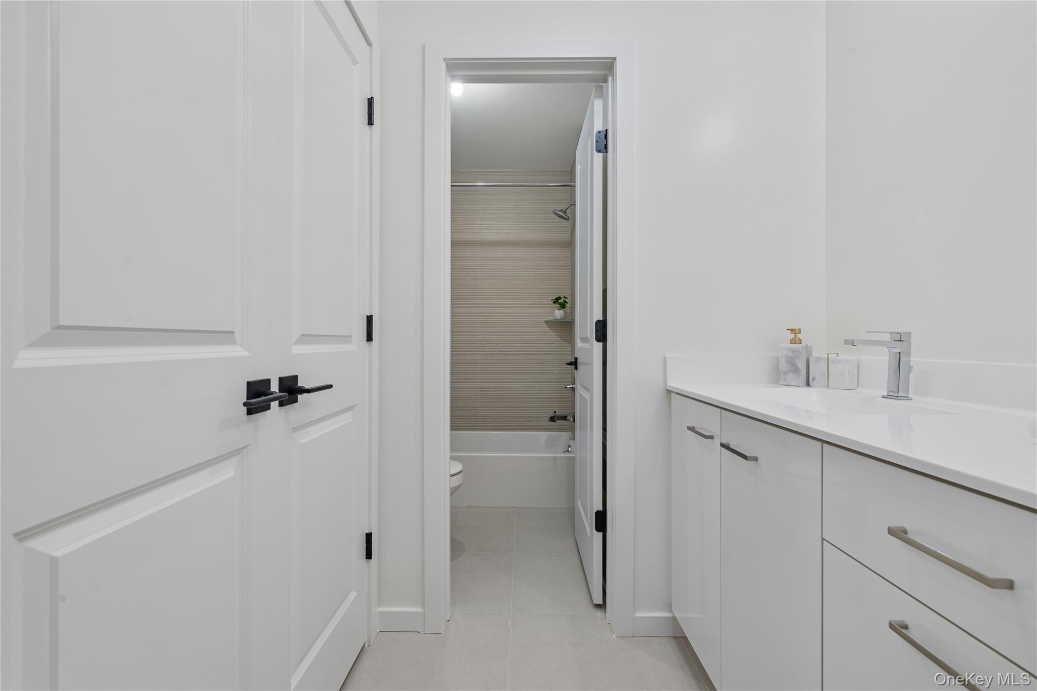 17 Union Road Unit: 206