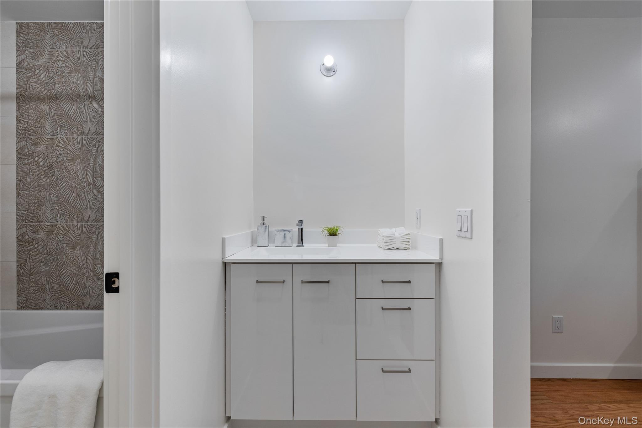 17 Union Road Unit: 206