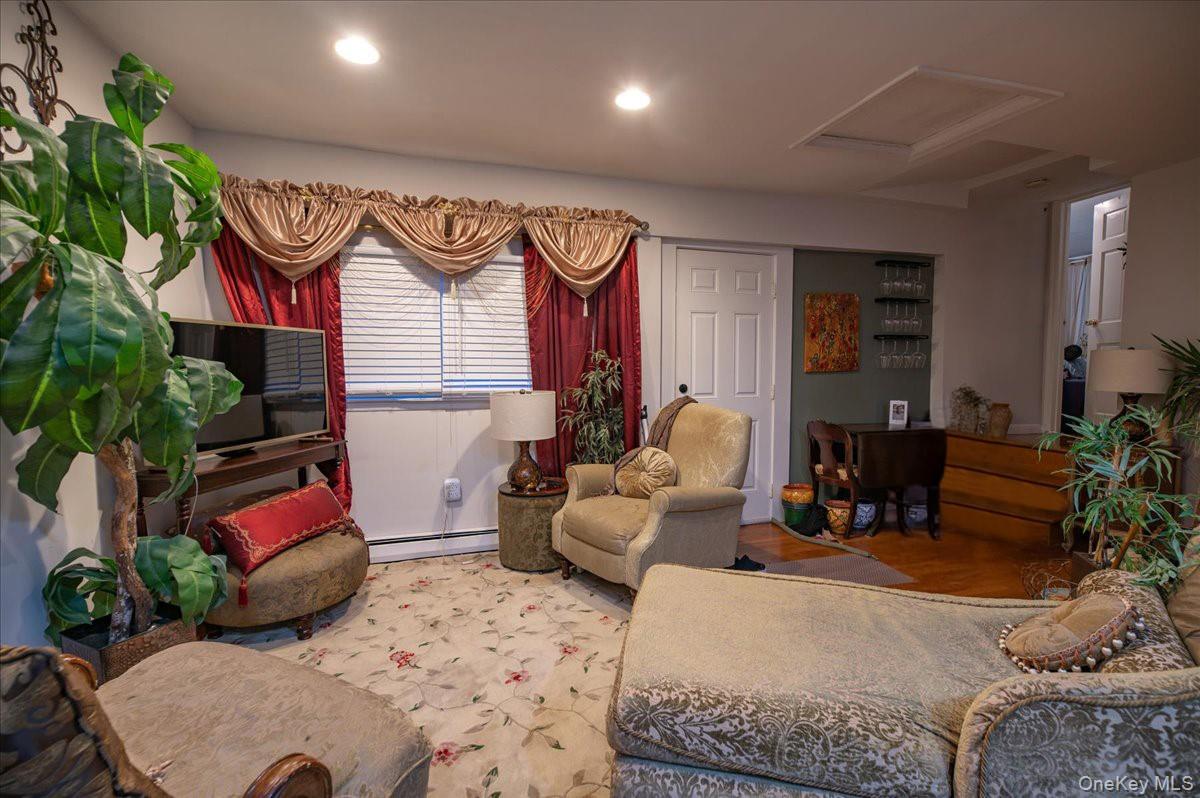 28 E Catherine Street