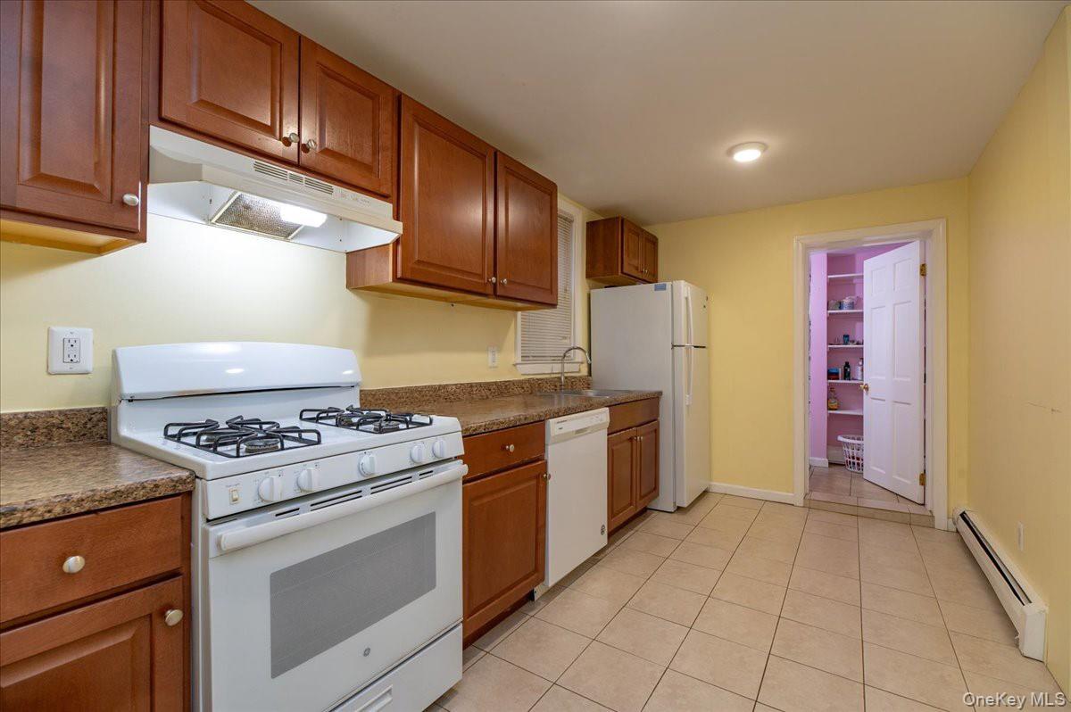 28 E Catherine Street