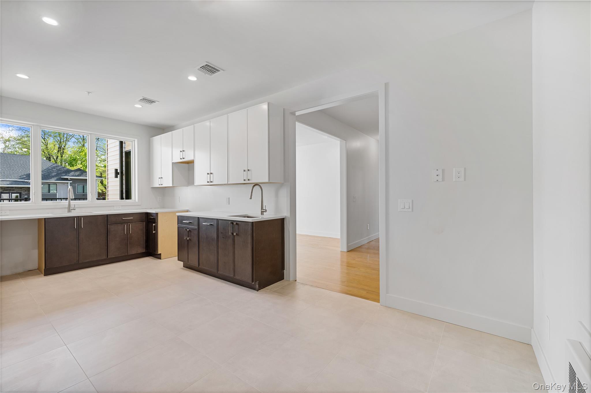 3 E Funston Avenue Unit: 221