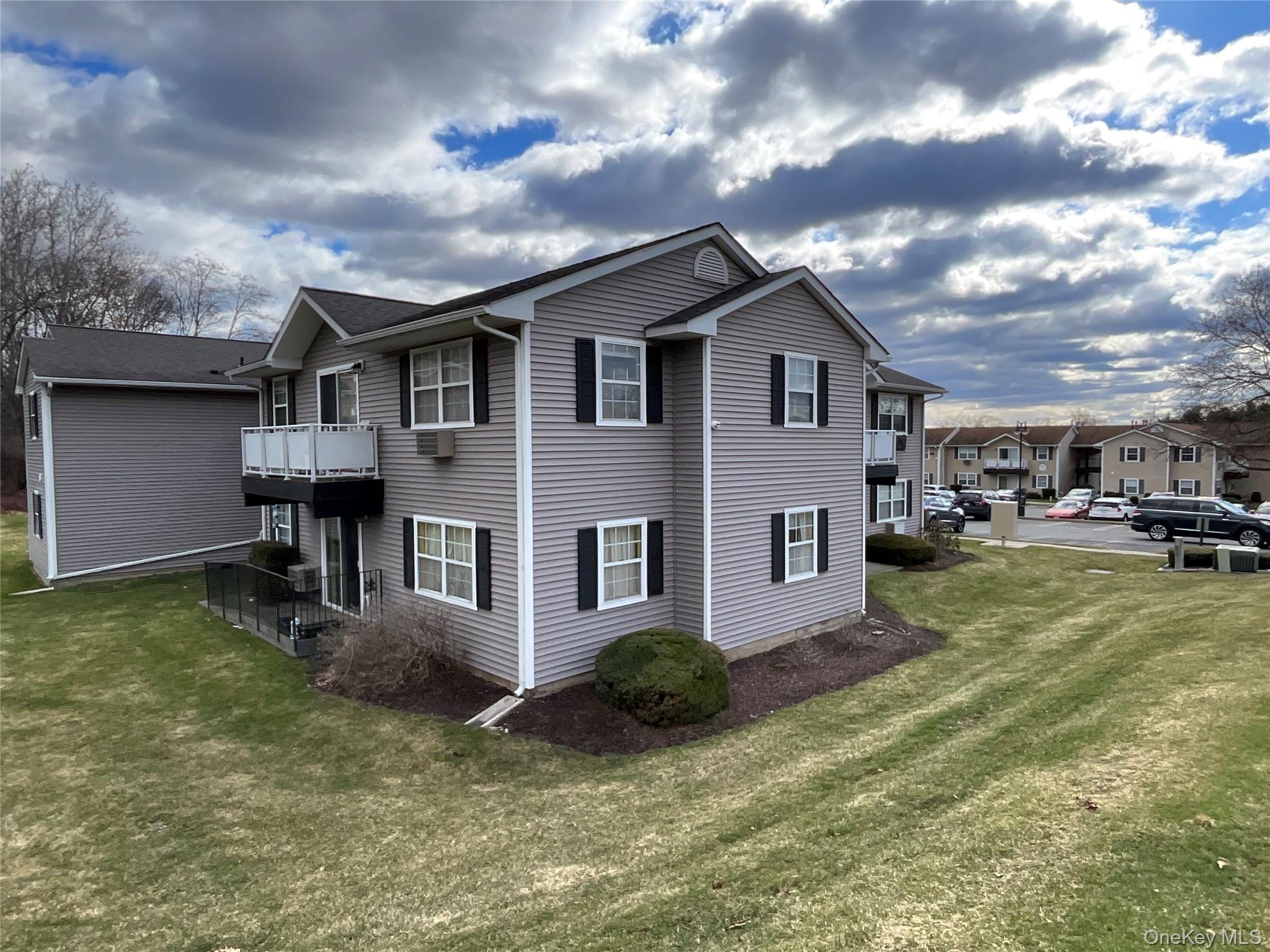 100 Hillside Drive Unit: B10